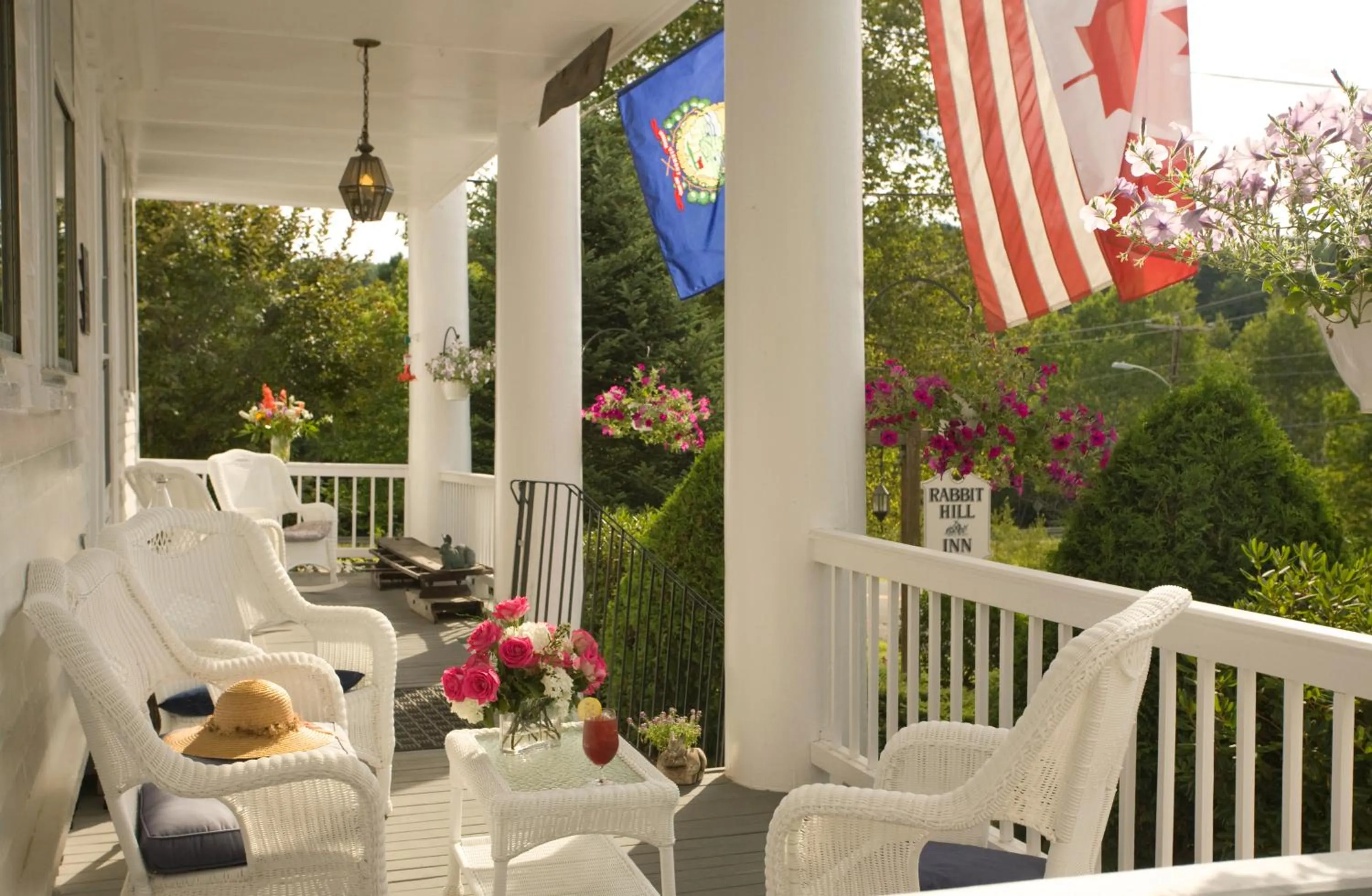 Facade/entrance in Rabbit Hill Inn