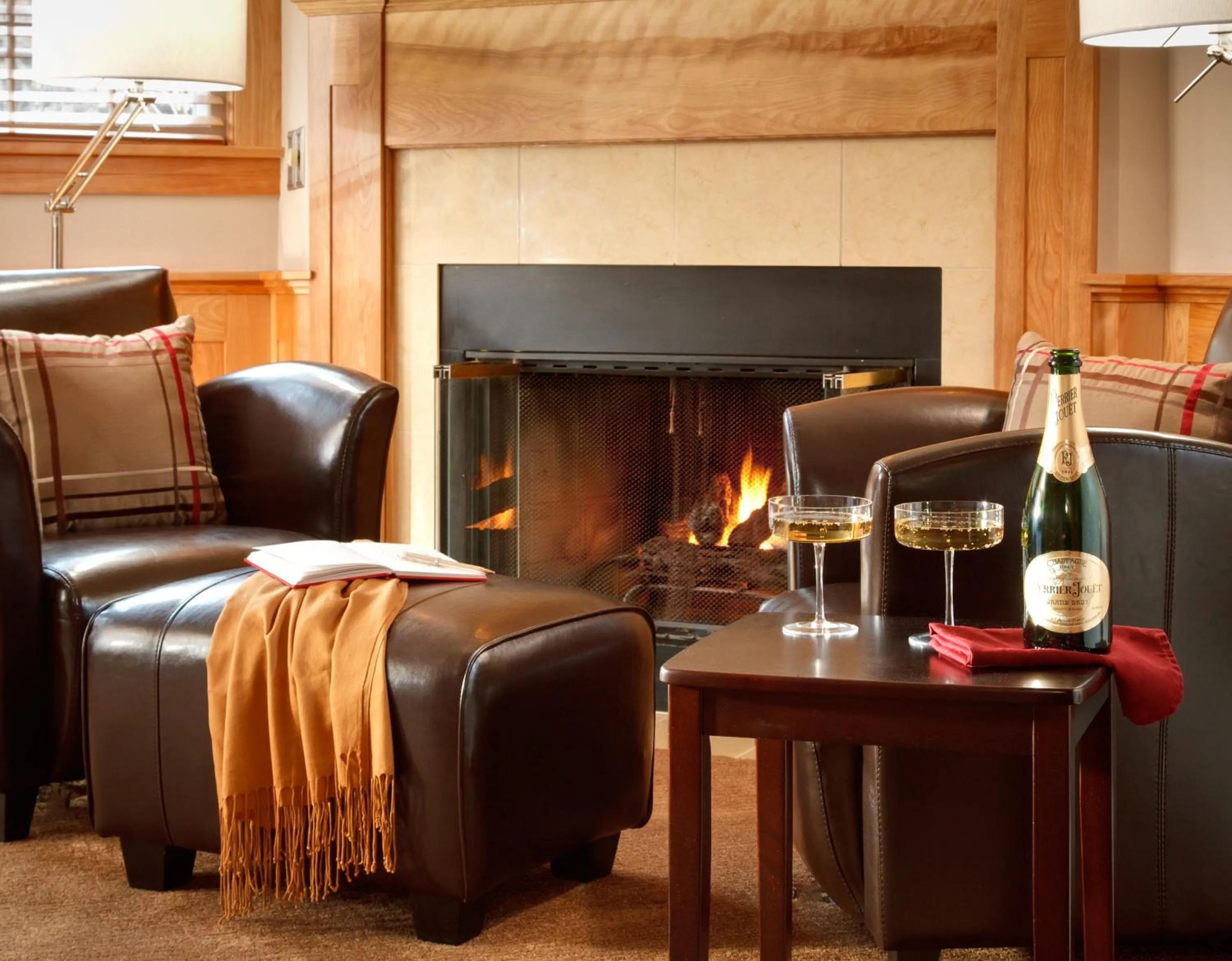 Communal lounge/ TV room in Rabbit Hill Inn