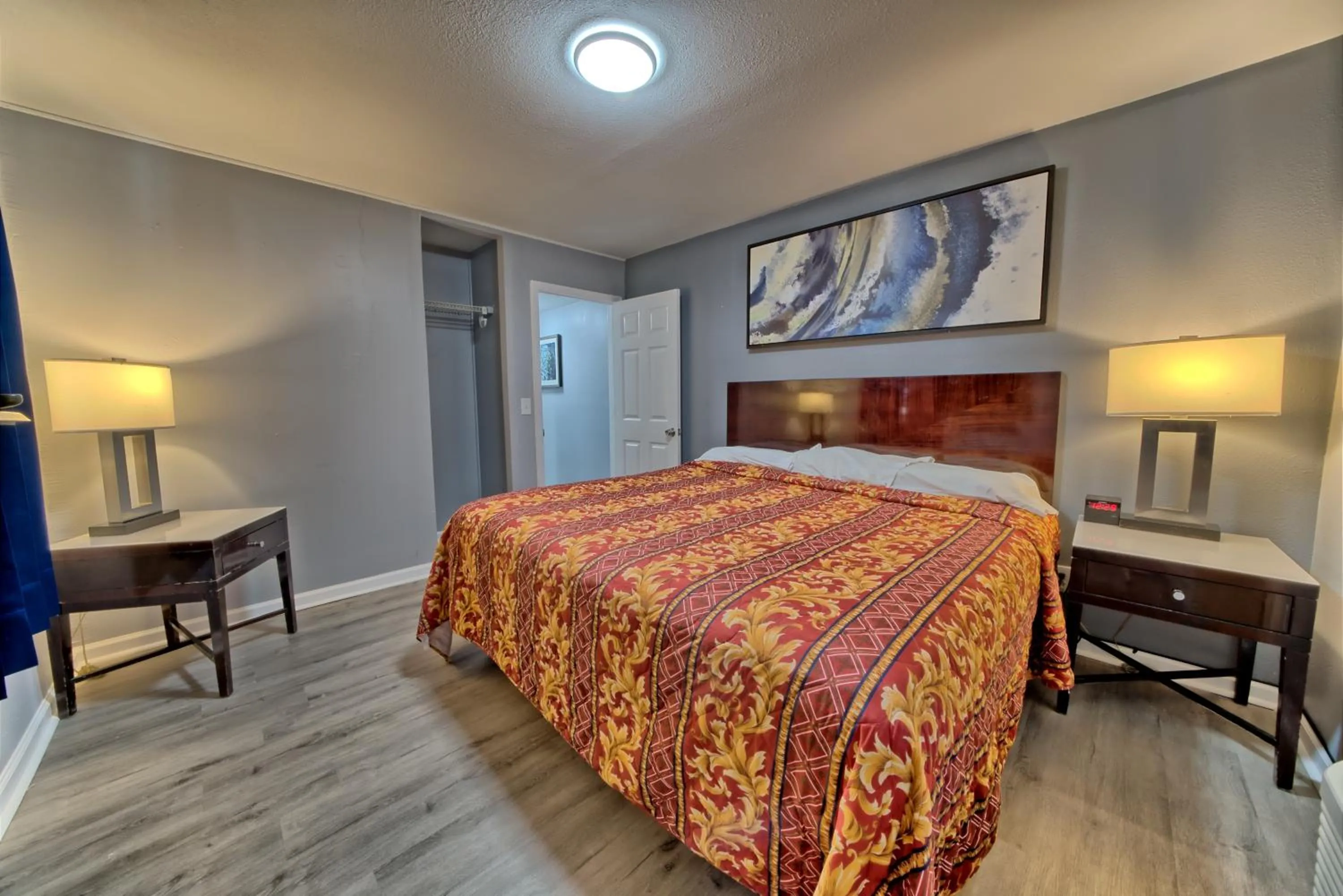 Bed in Aqua View Motel