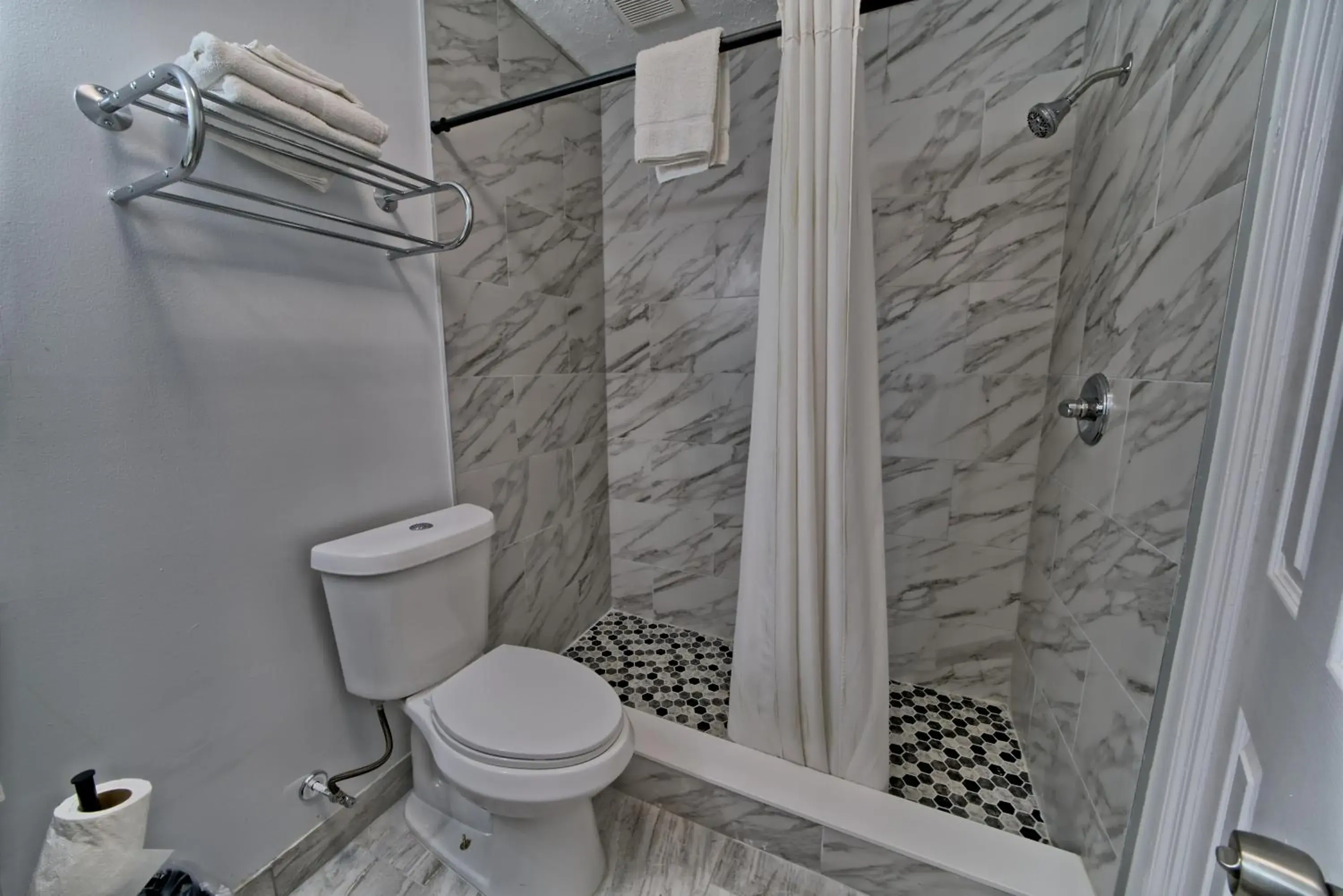 King Room - Non-Smoking in Aqua View Motel King Room - Non-Smoking in Aqua View Motel