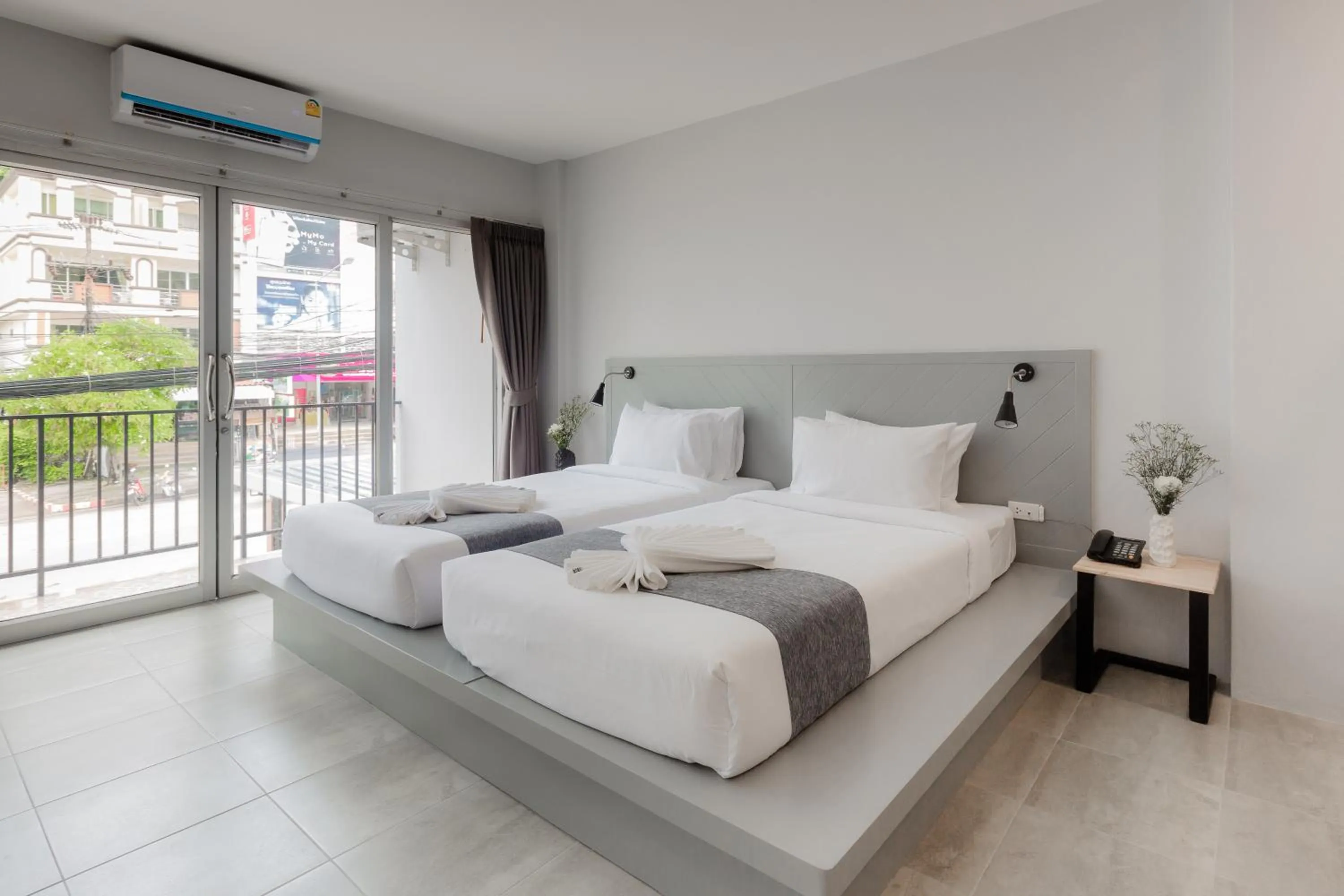 Bed in Monotel Aonang