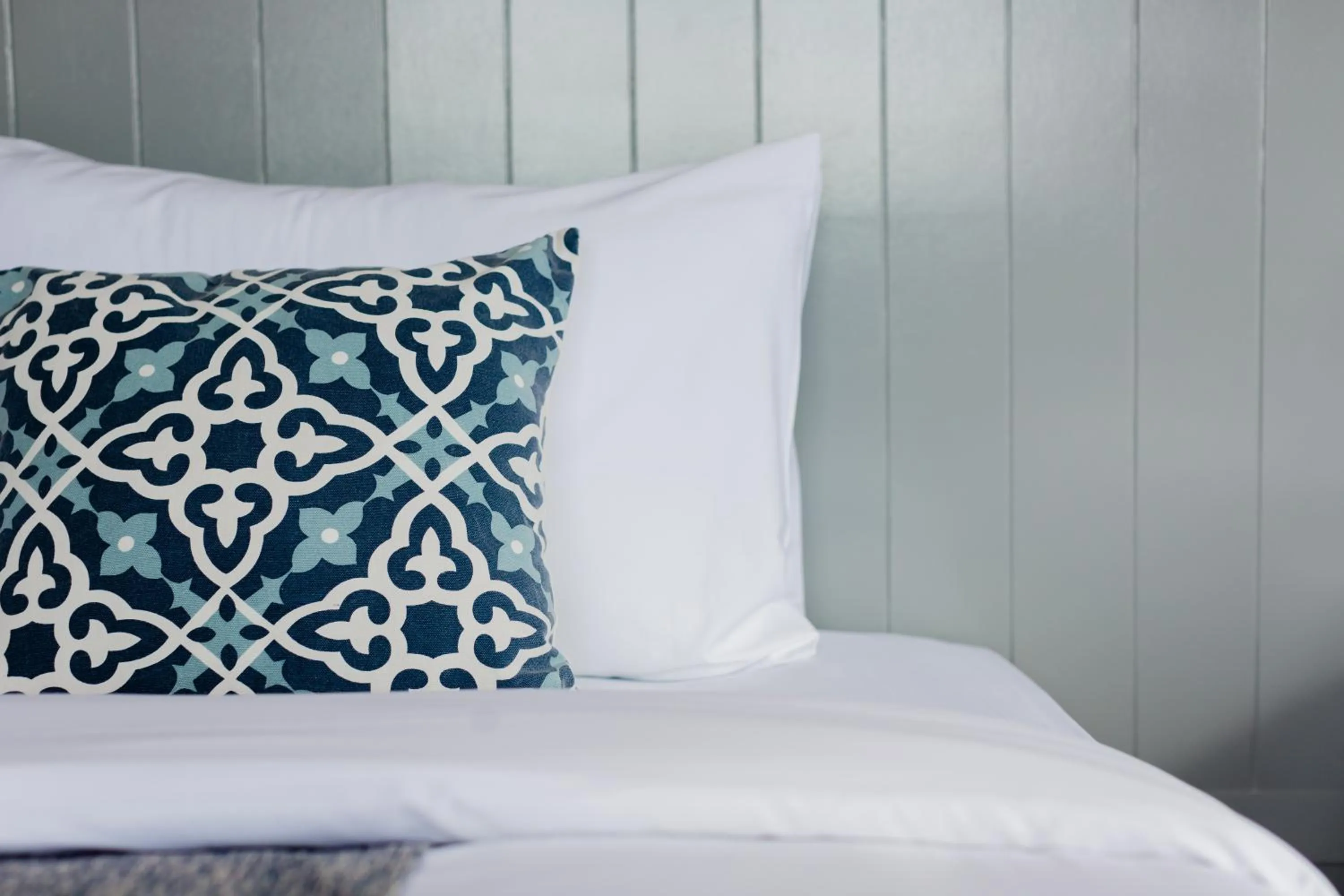 Bed in Monotel Aonang