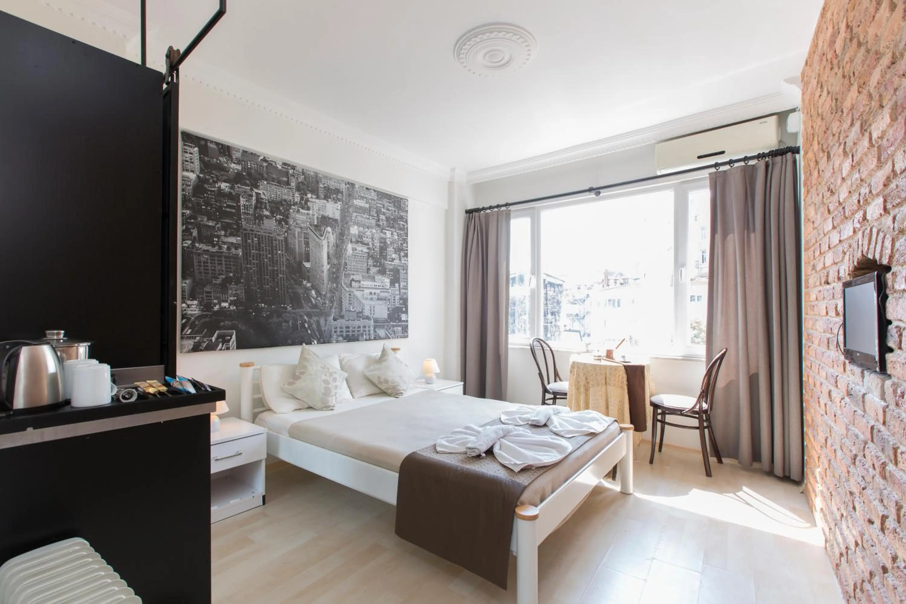 Photo of the whole room, Bed in Antique Boutique