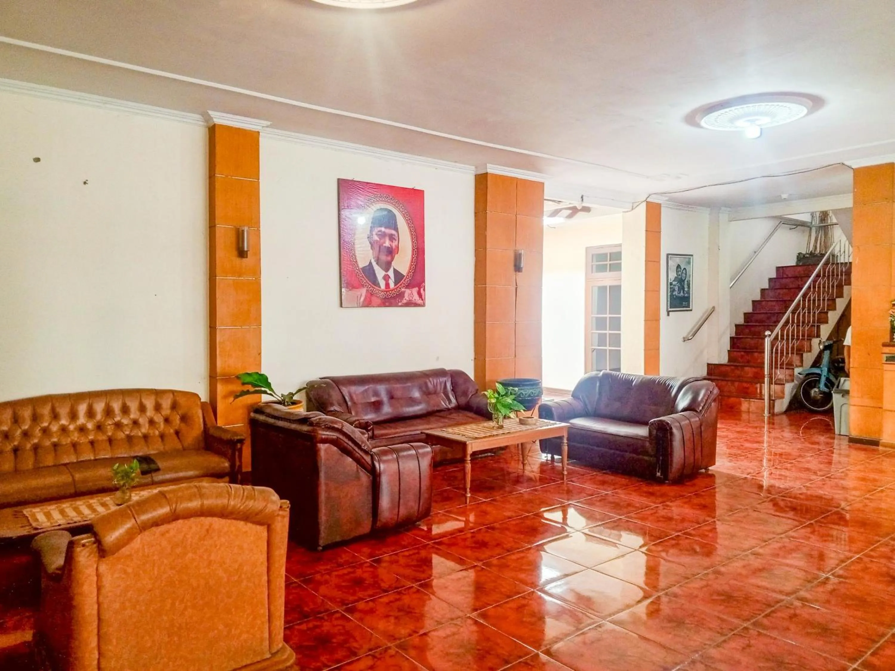 Seating area in Hotel Dewi Sri Prawirotaman RedPartner