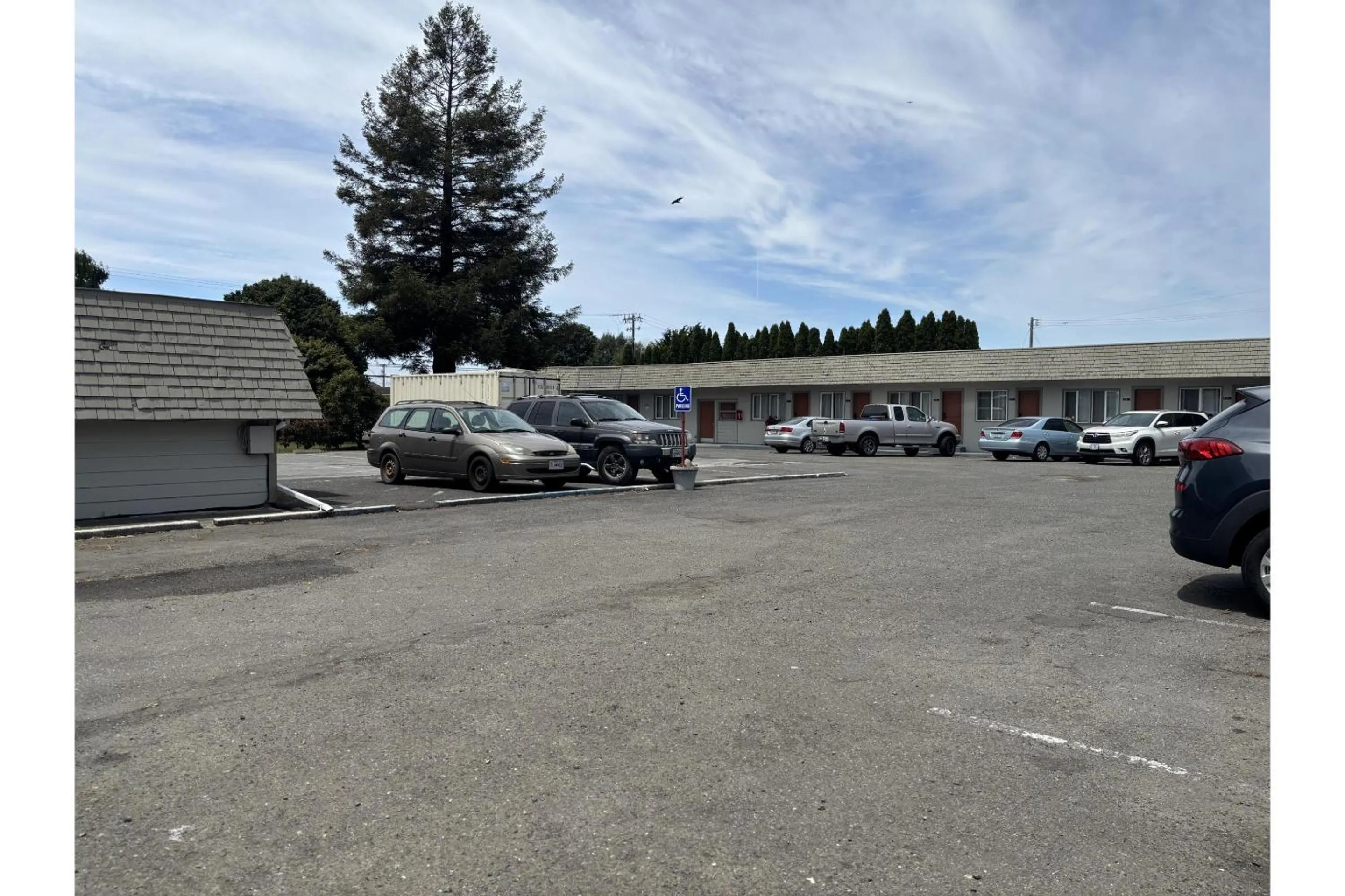 Parking in 6 Rivers Motel Fortuna near Hwy 101