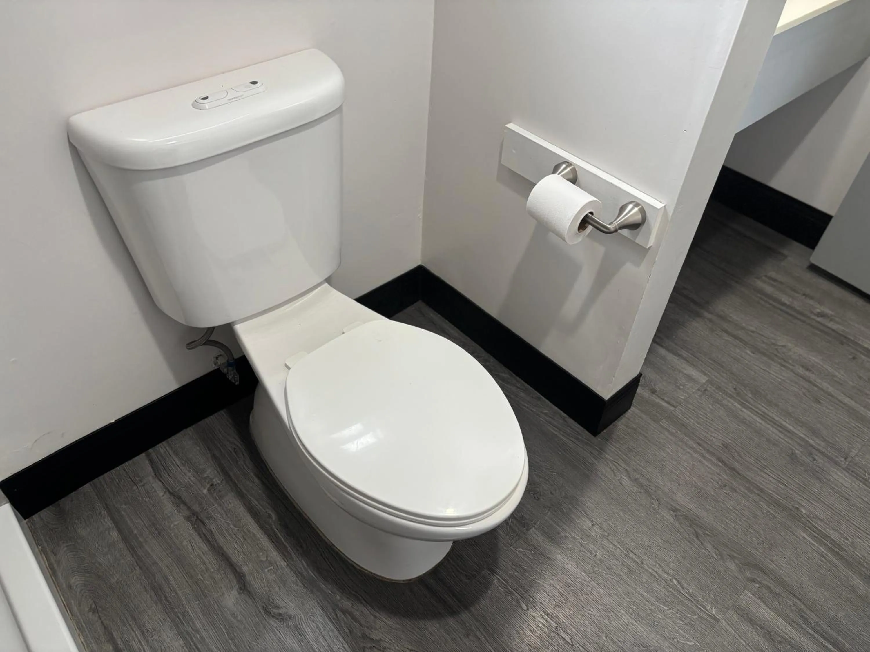 Bathroom in 6 Rivers Motel Fortuna near Hwy 101