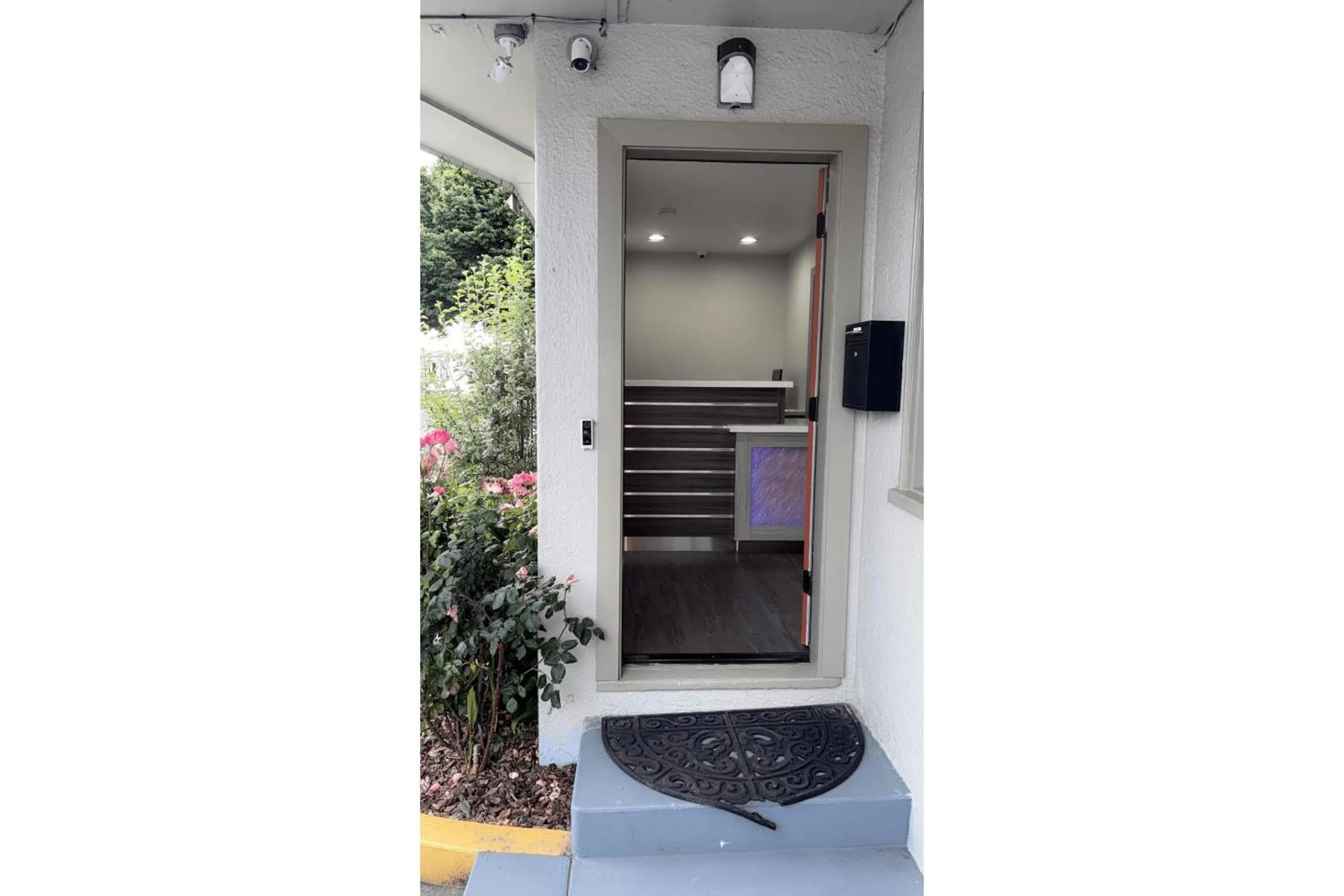 Lobby or reception in 6 Rivers Motel Fortuna near Hwy 101