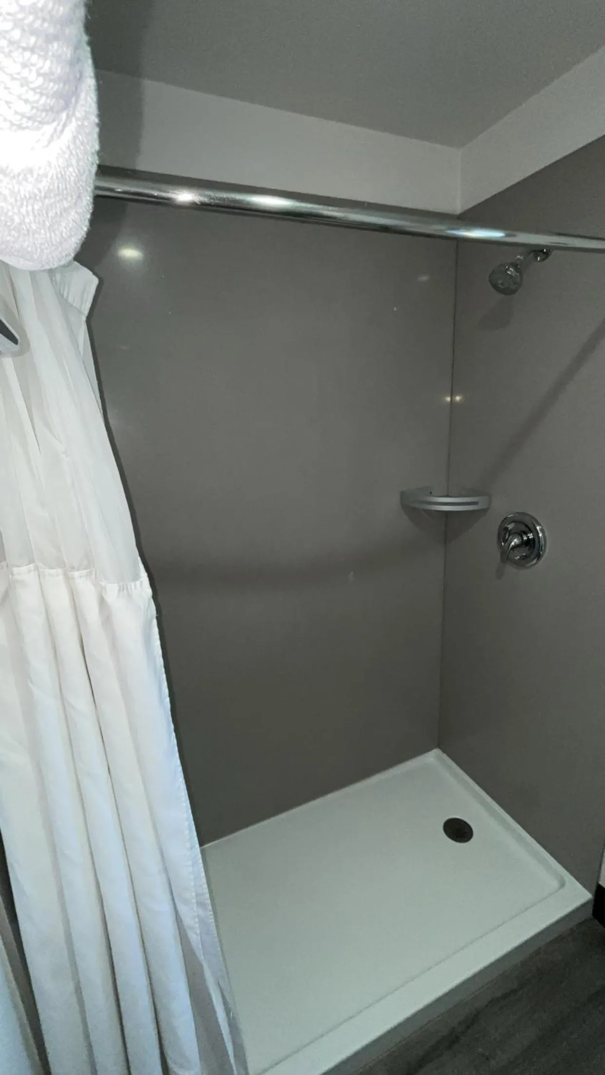 Bathroom in 6 Rivers Motel Fortuna near Hwy 101