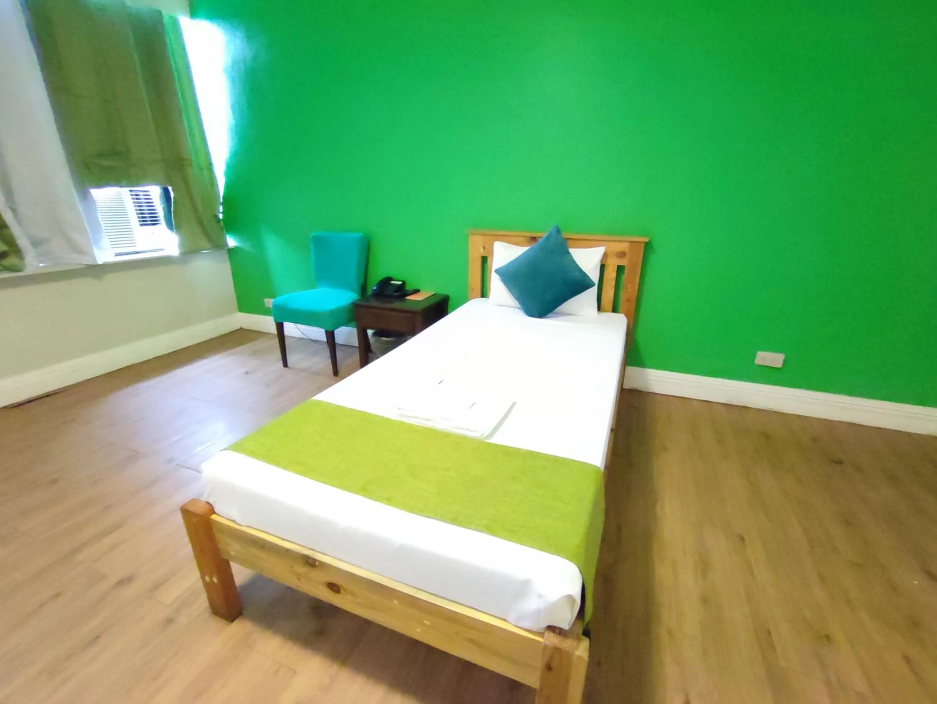 Manila Airport Hotel by Urban Connect