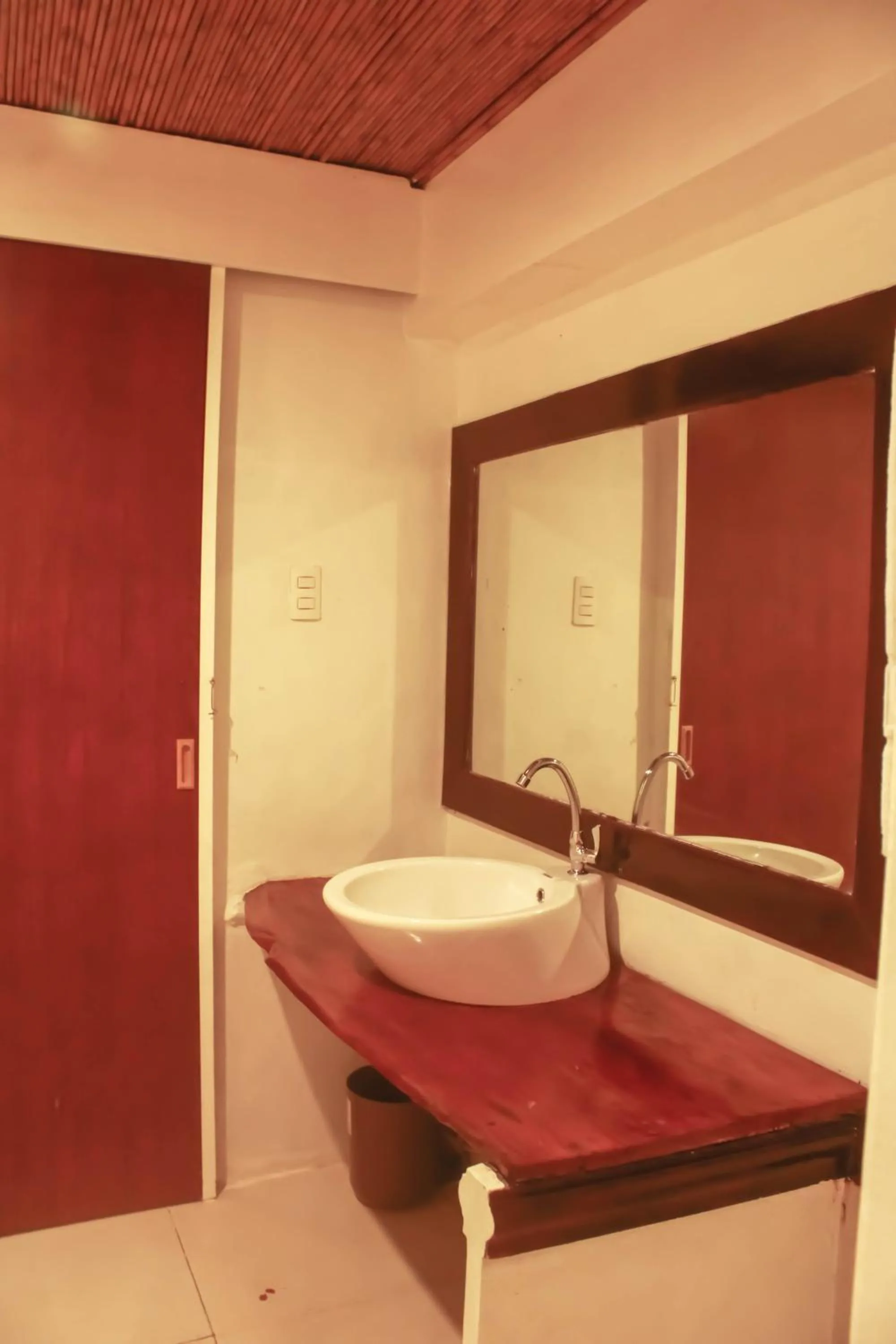 Manila Airport Hotel by Urban Connect