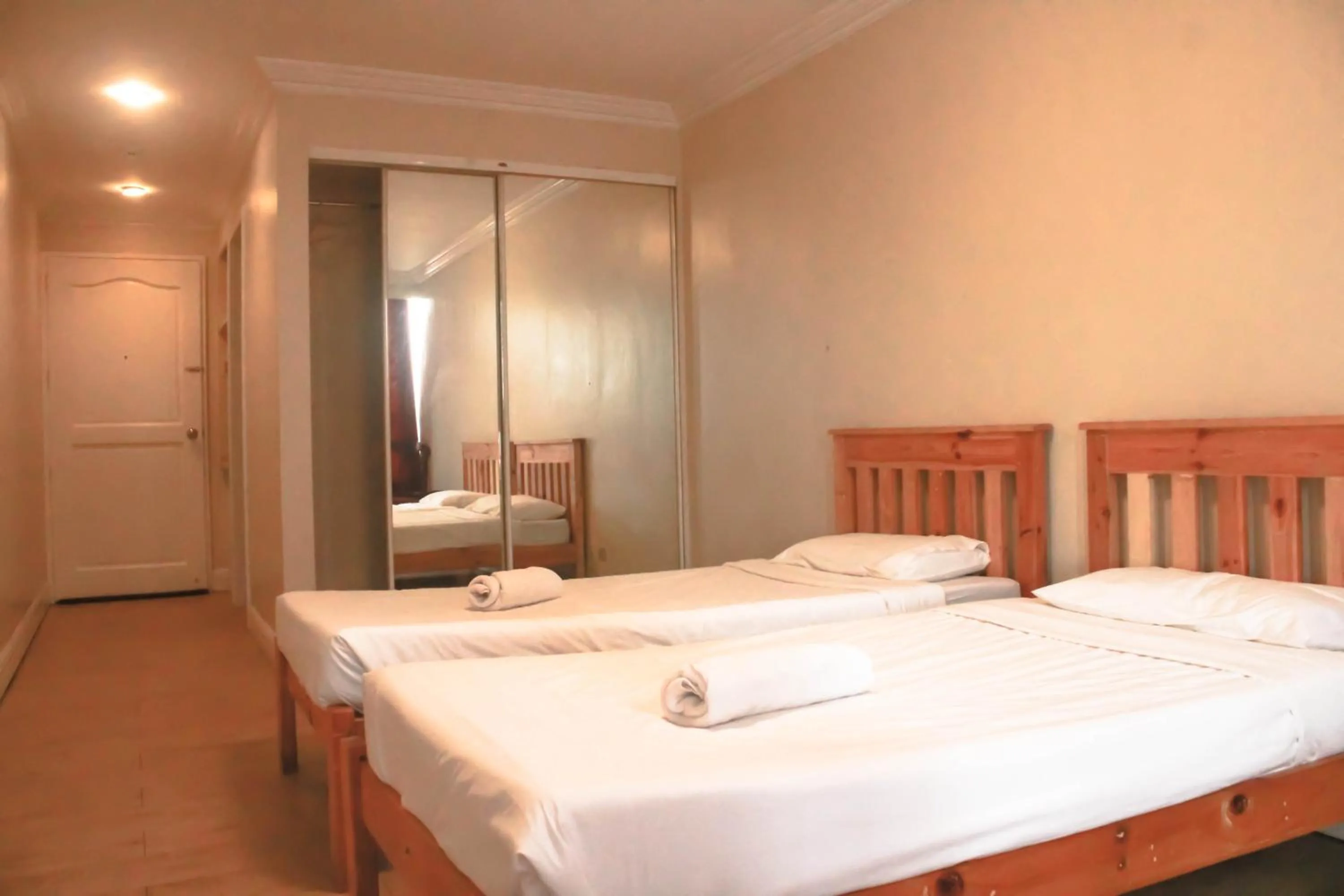 Manila Airport Hotel by Urban Connect