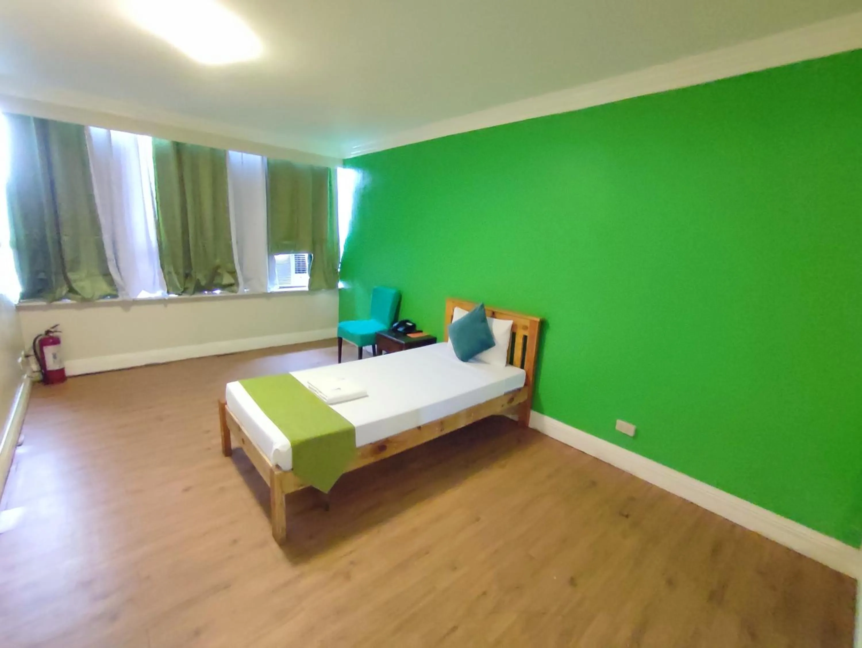 Manila Airport Hotel by Urban Connect