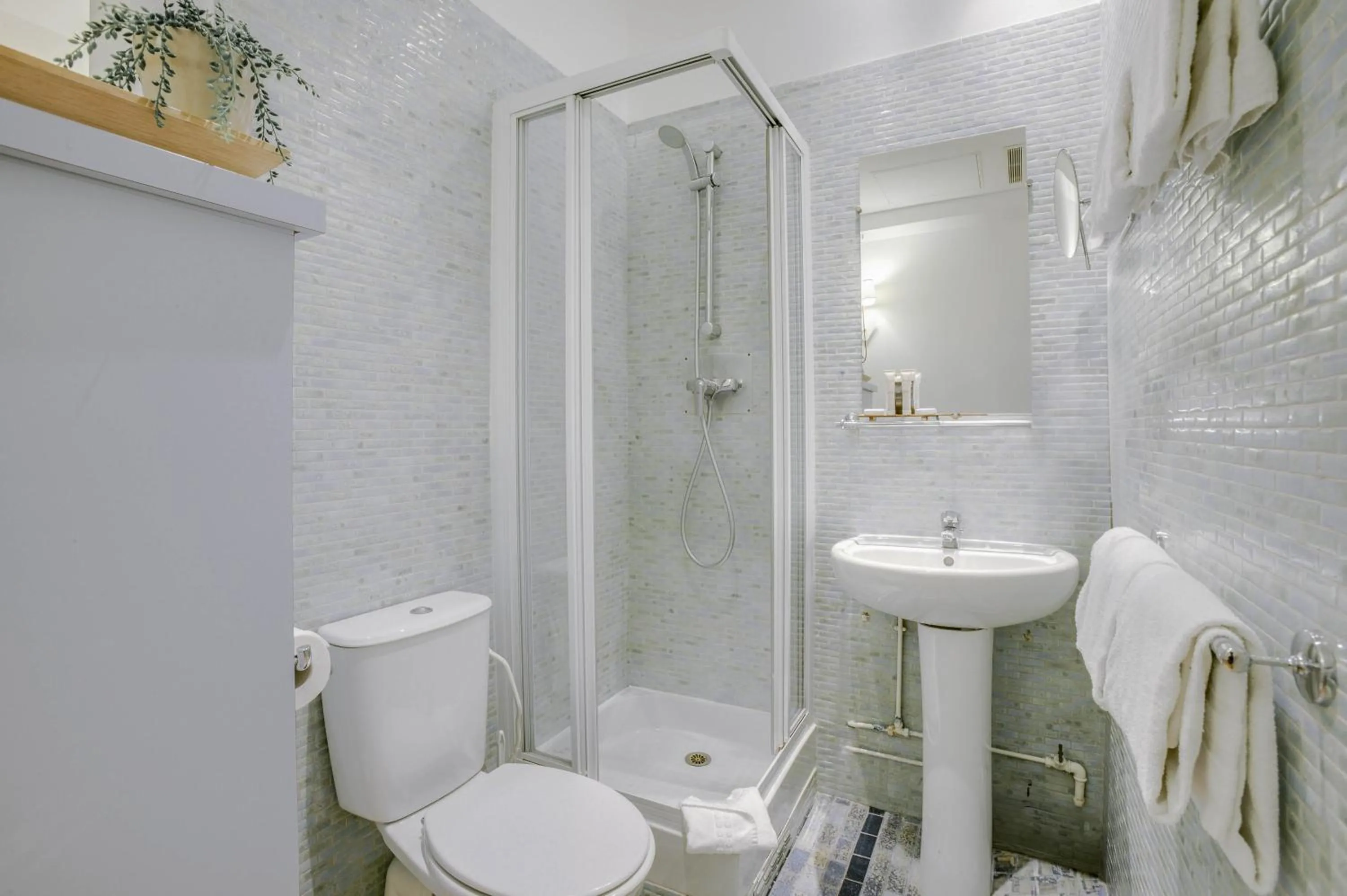 Bathroom in Hotel Astoria - Astotel