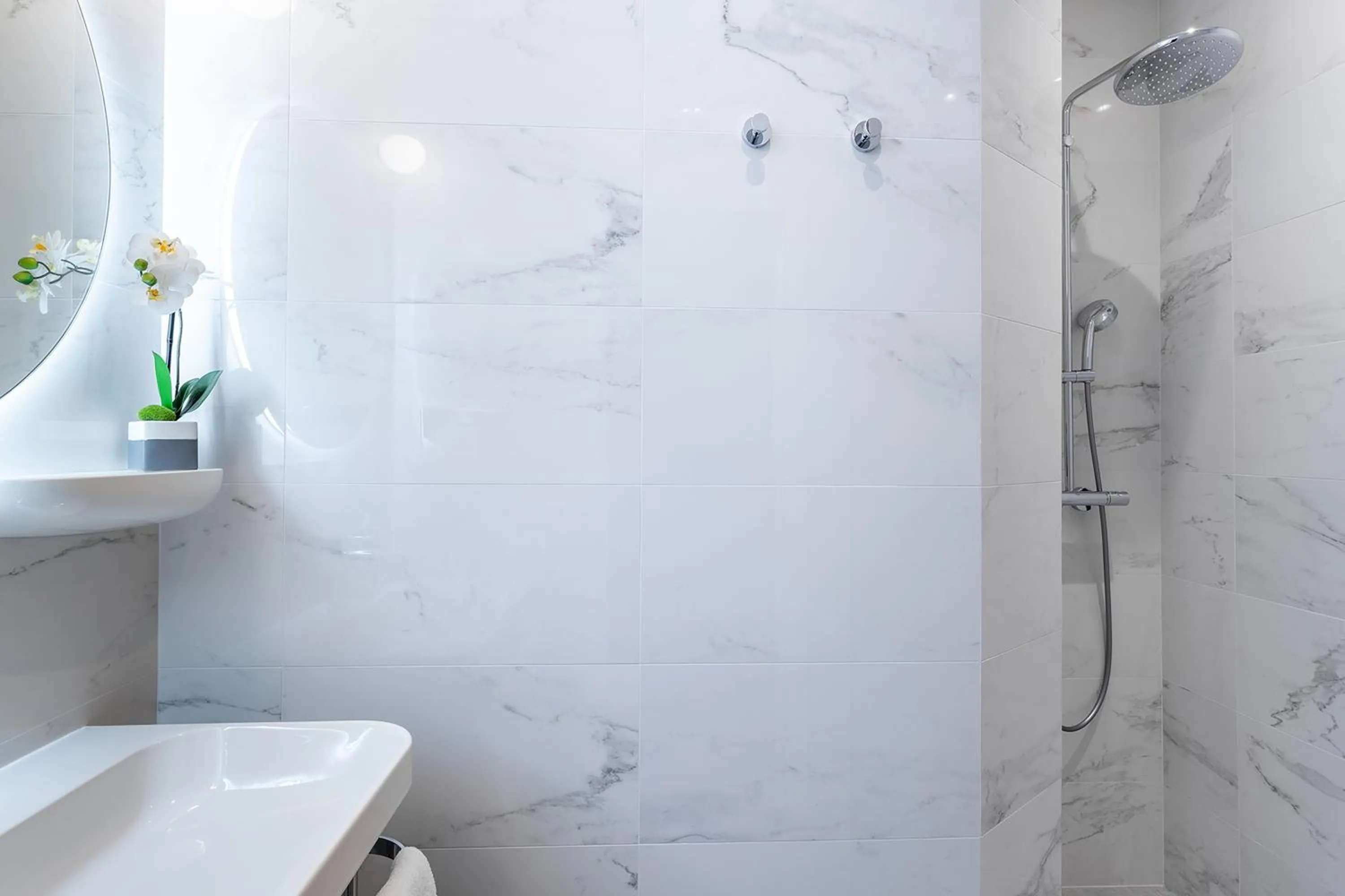 Bathroom in Hotel Astoria - Astotel