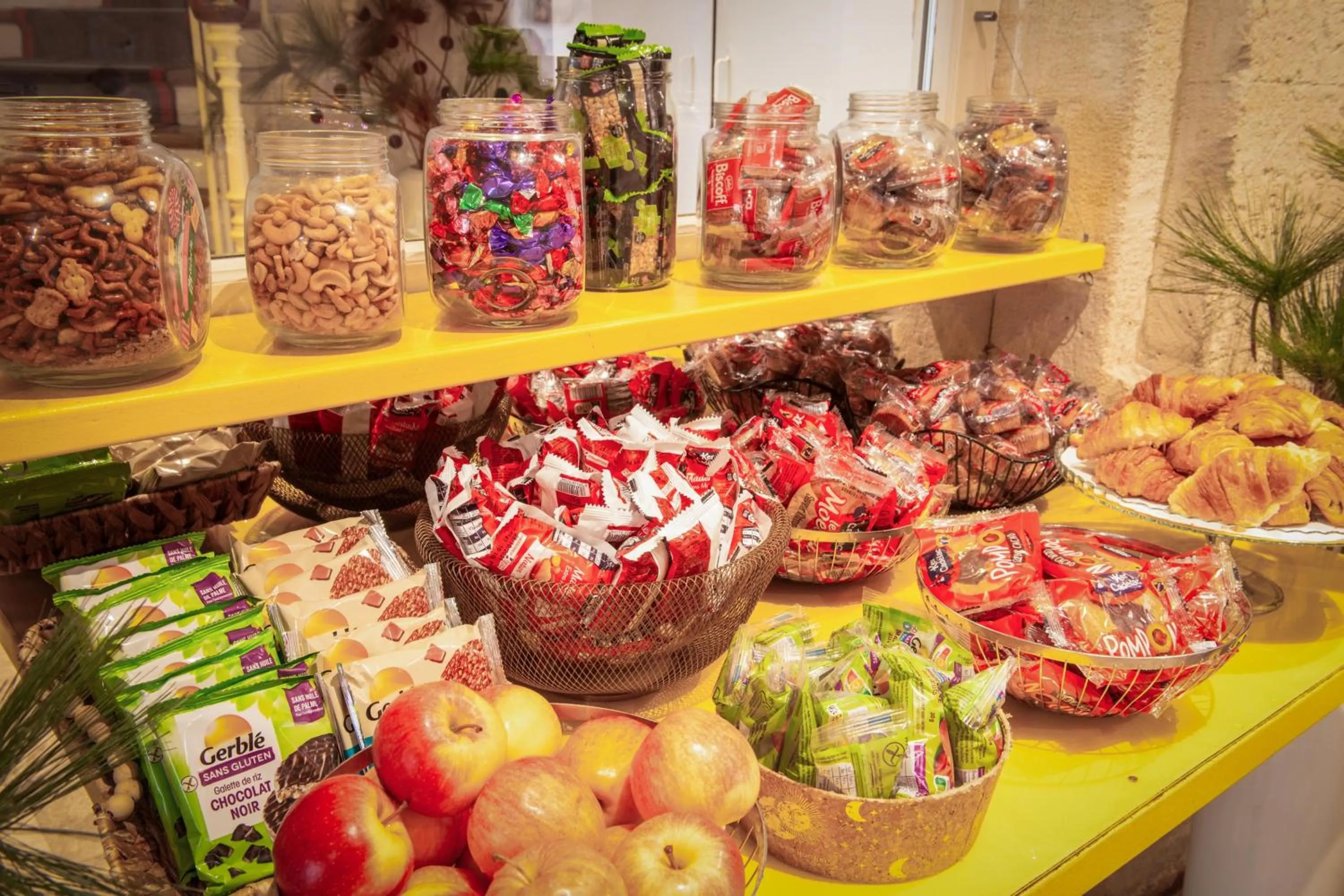 Food and drinks in Hotel Astoria - Astotel