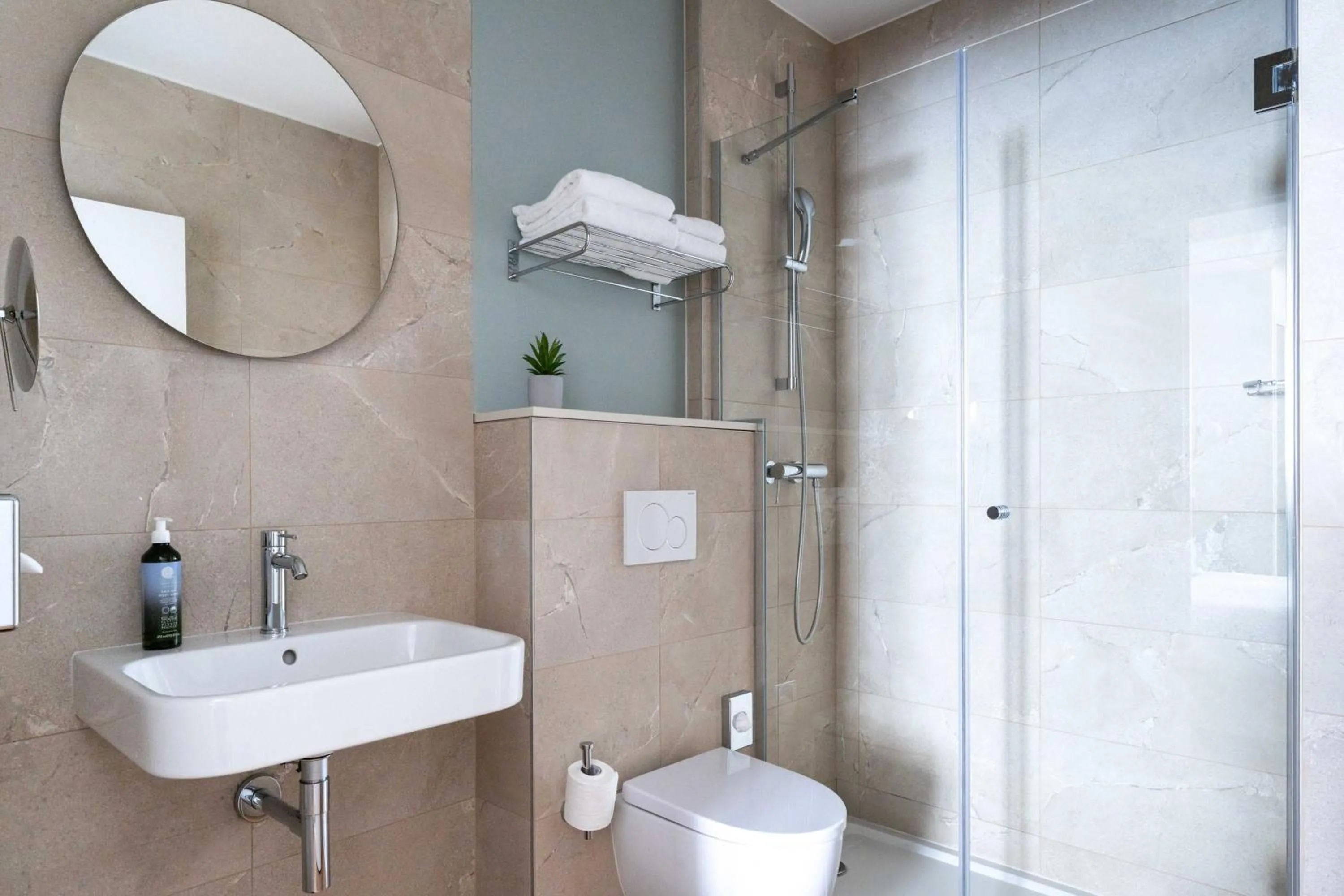 Bathroom in Hotel Acadia - Astotel