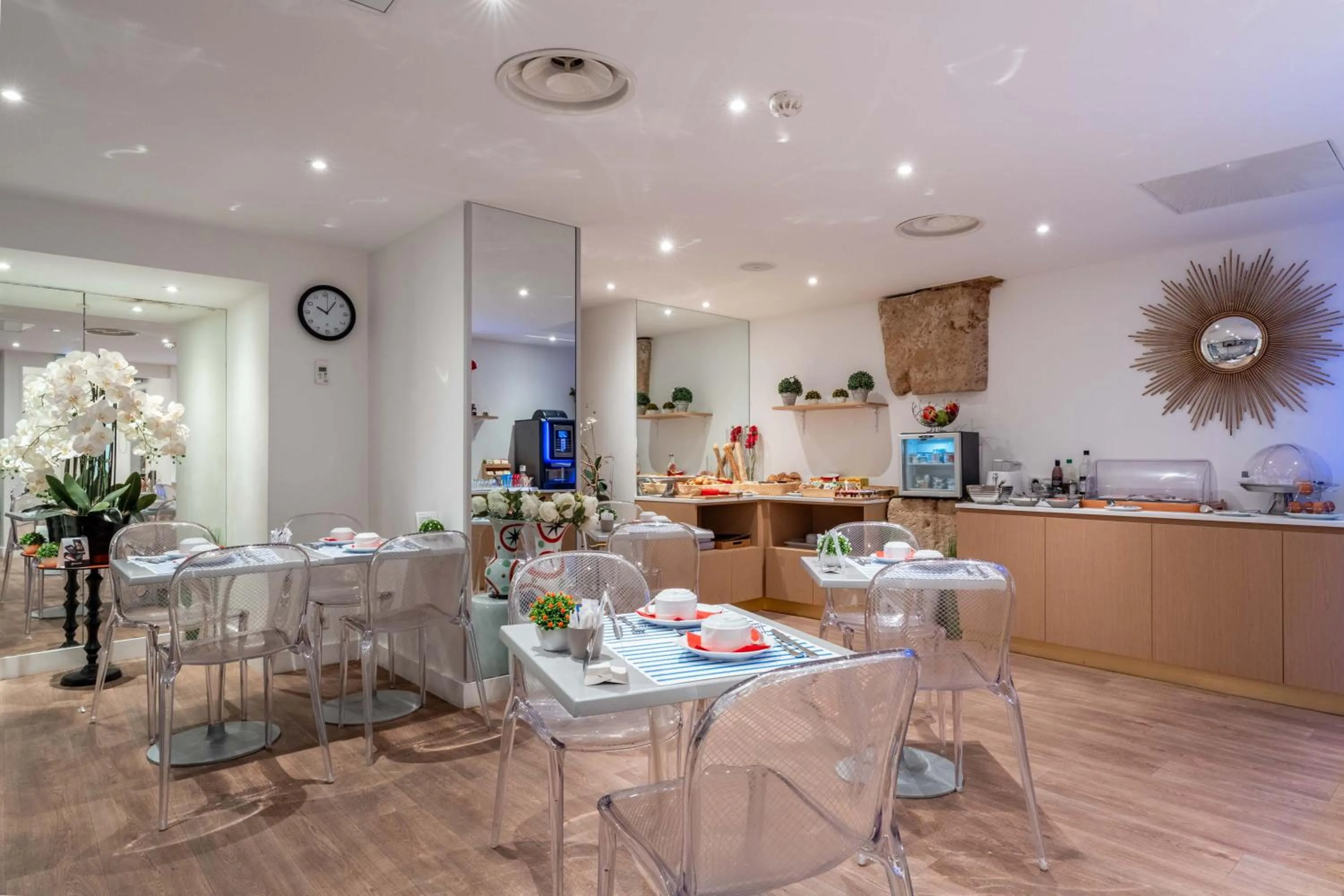 Breakfast in Hotel Acadia - Astotel