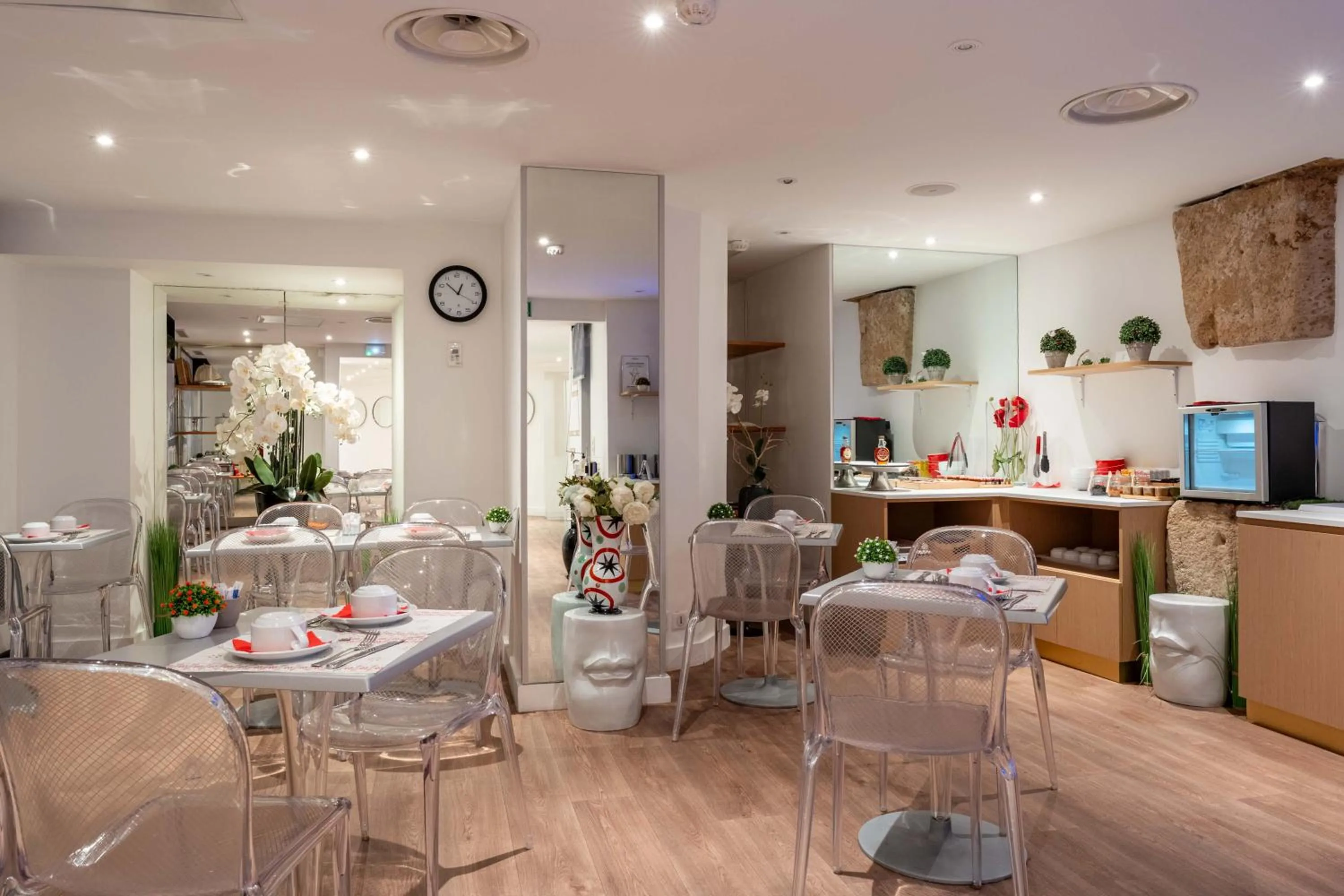 Breakfast in Hotel Acadia - Astotel