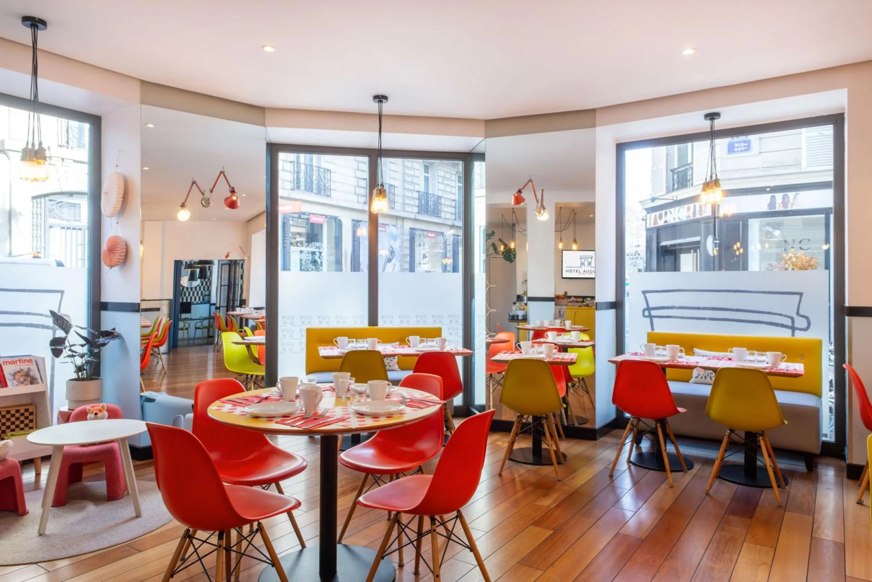 Breakfast in Hôtel Augustin - Astotel