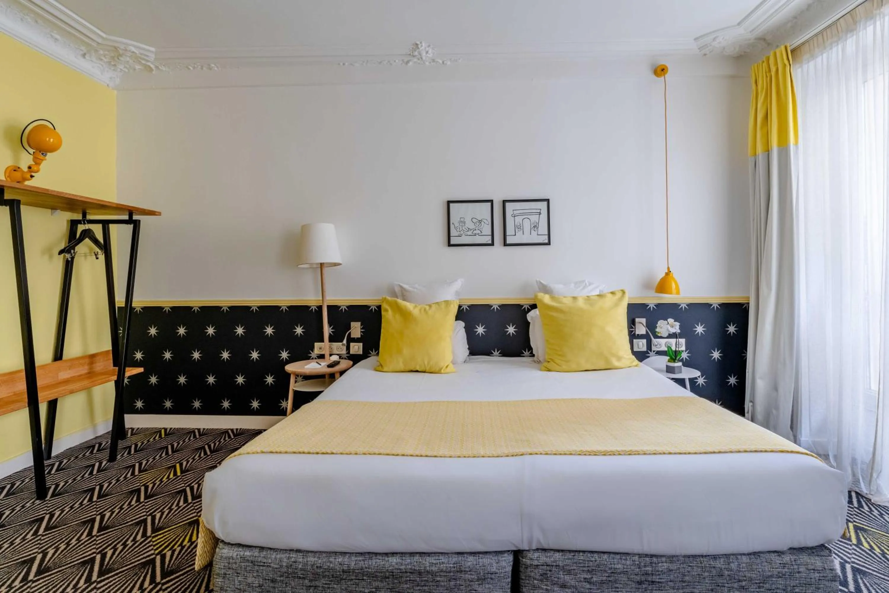 Bed in Hôtel Augustin - Astotel