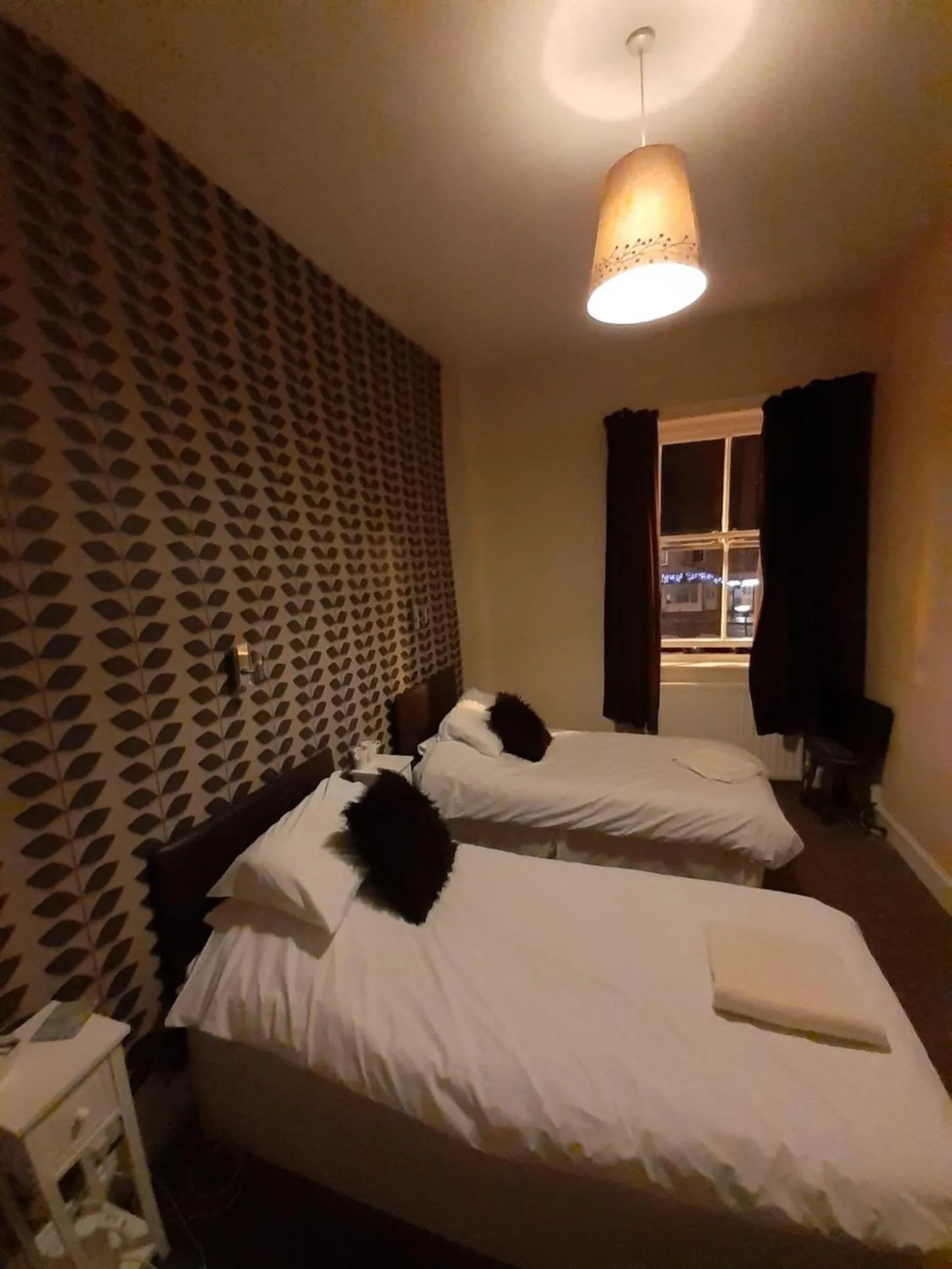 Bedroom, Bed in Coach and Horses