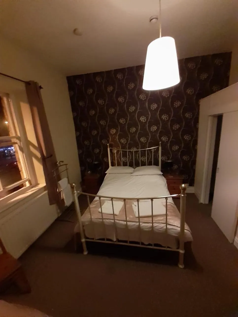 Bedroom, Bed in Coach and Horses