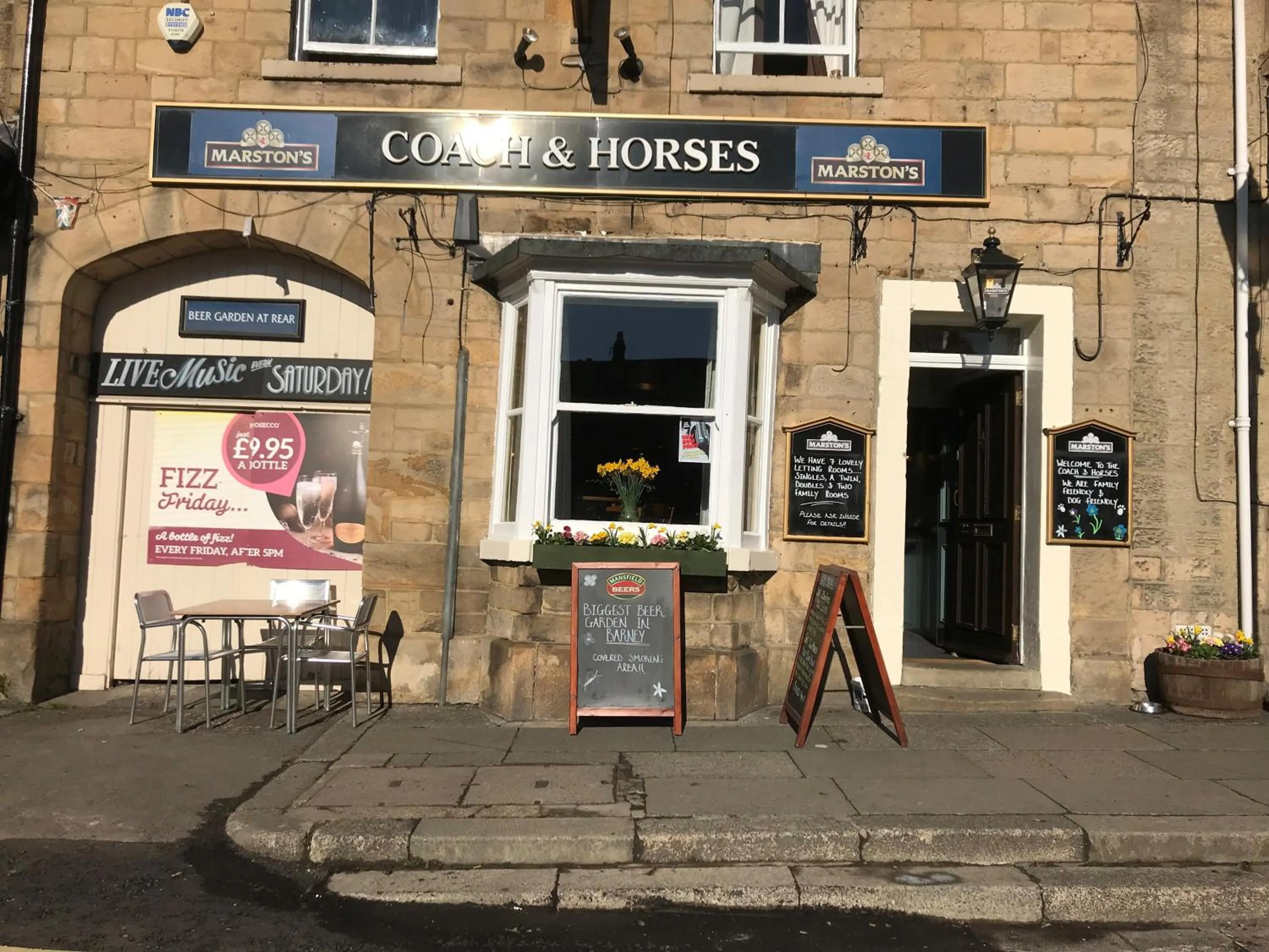 Facade/entrance in Coach and Horses