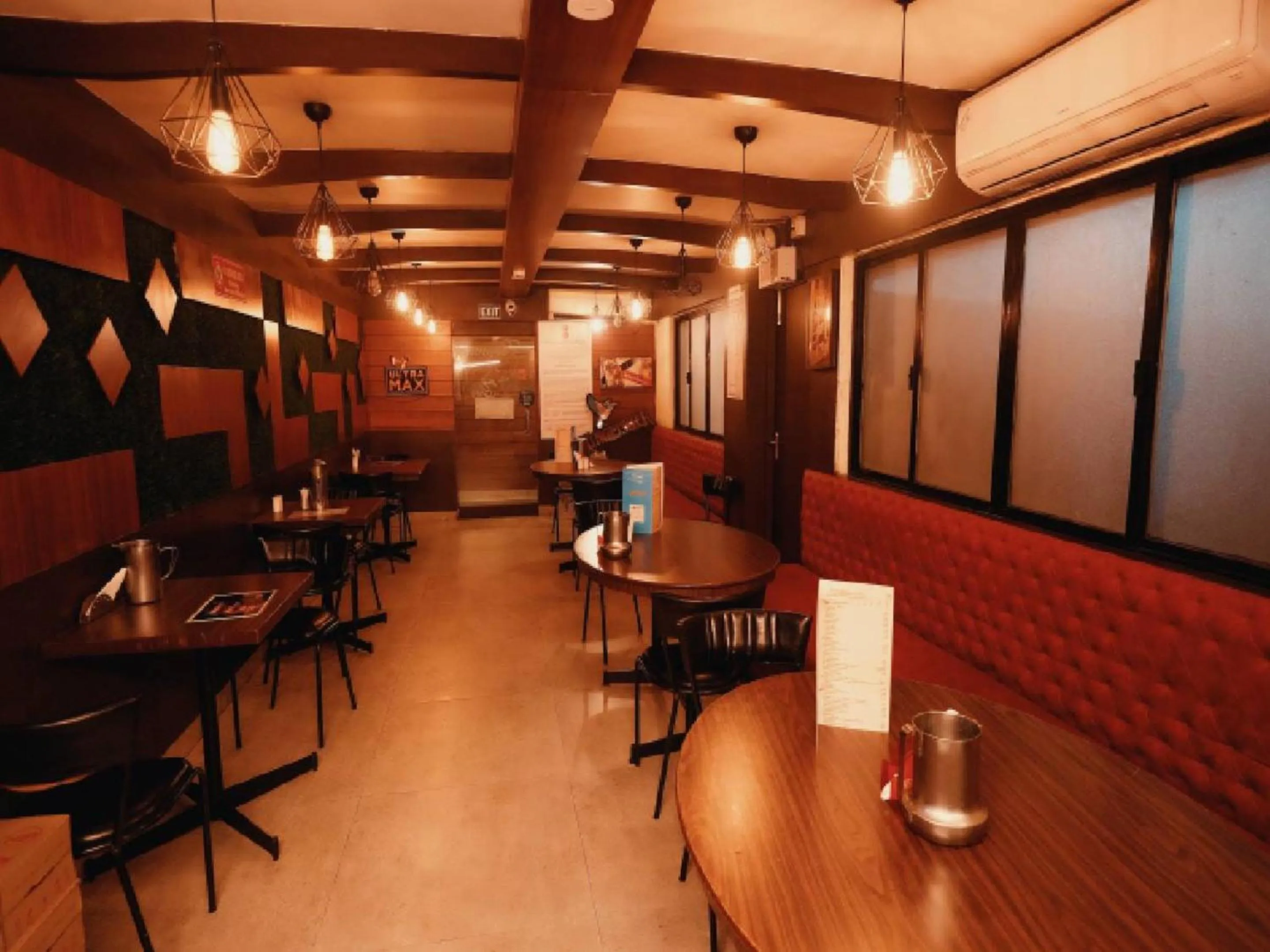 Lounge or bar in Aparupa Ambience