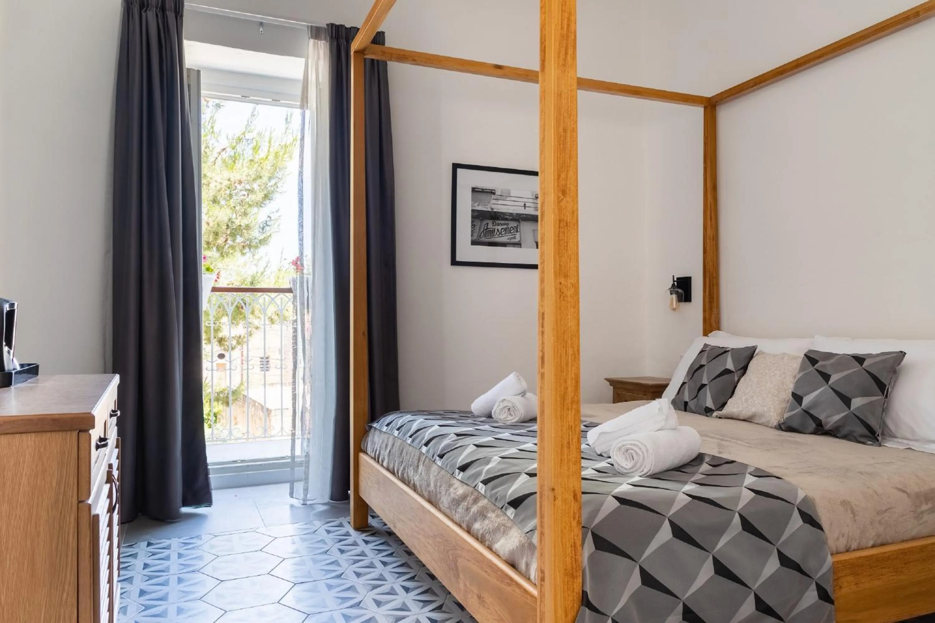 Photo of the whole room, Bed in MYN in Rabat