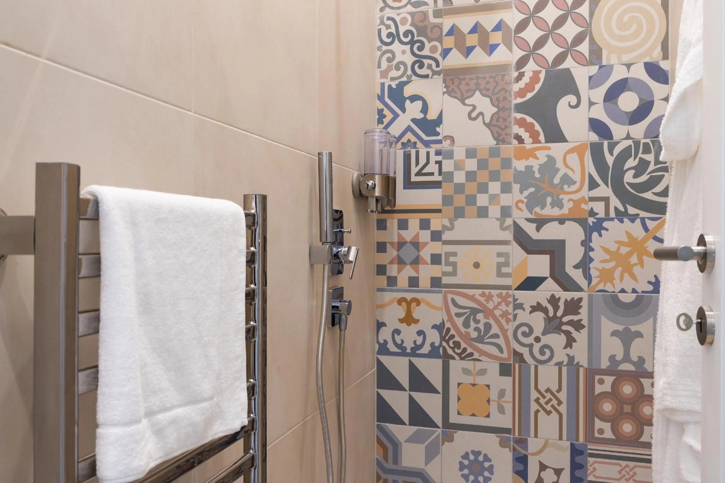 Shower in MYN in Rabat