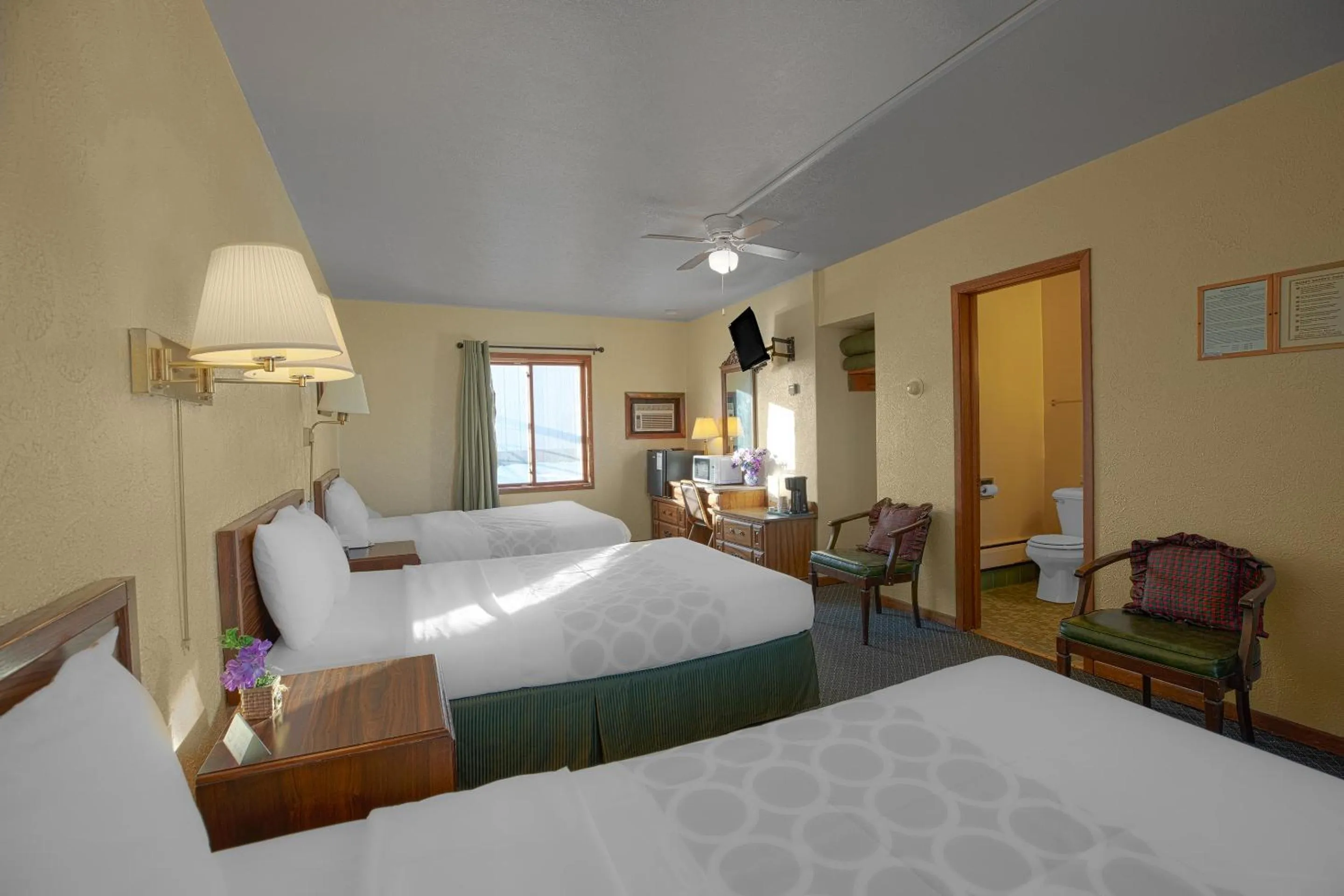 Bedroom, Bed in Love Hotels Silver Street by OYO at Hurley WI