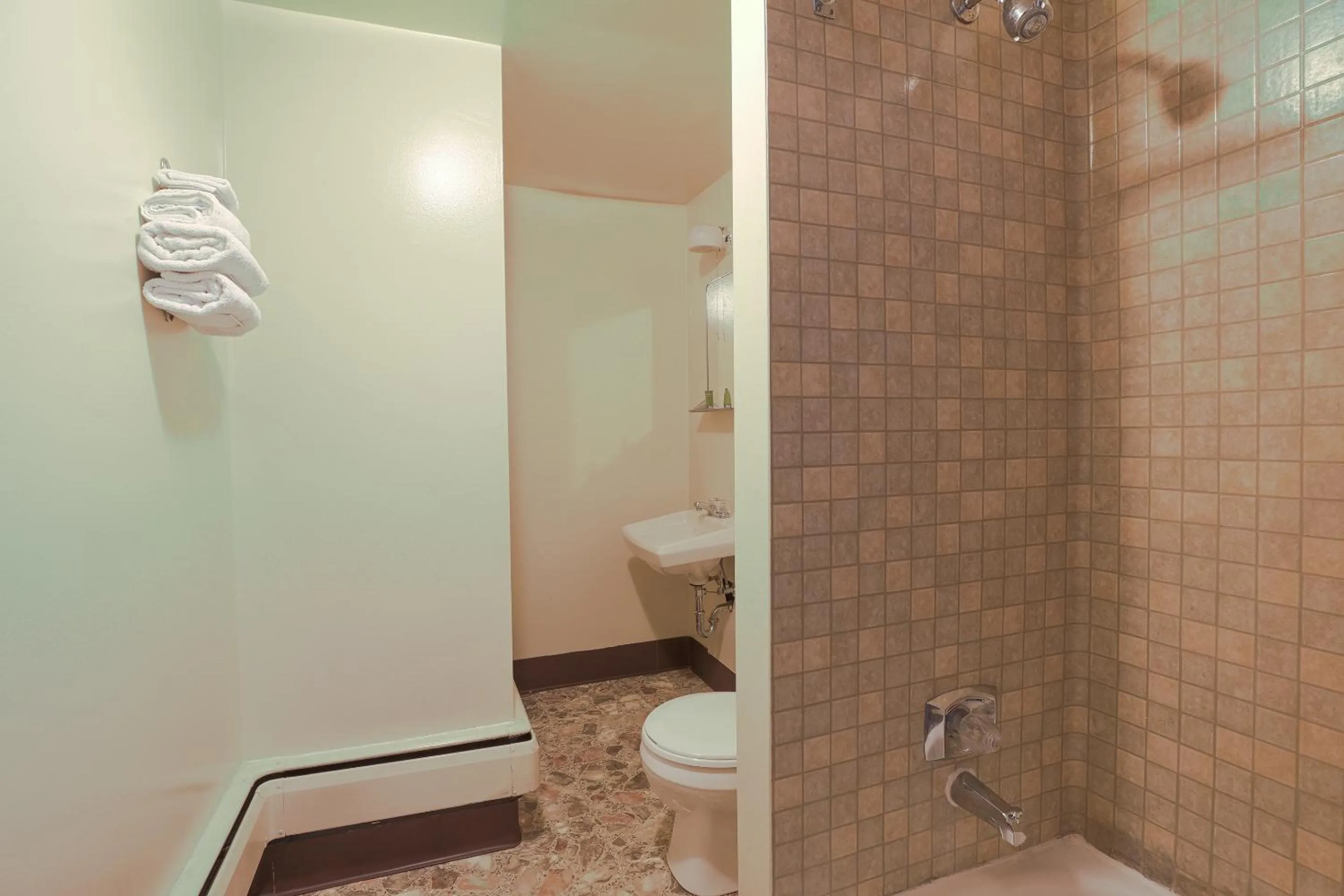 Bathroom in Love Hotels Silver Street by OYO at Hurley WI