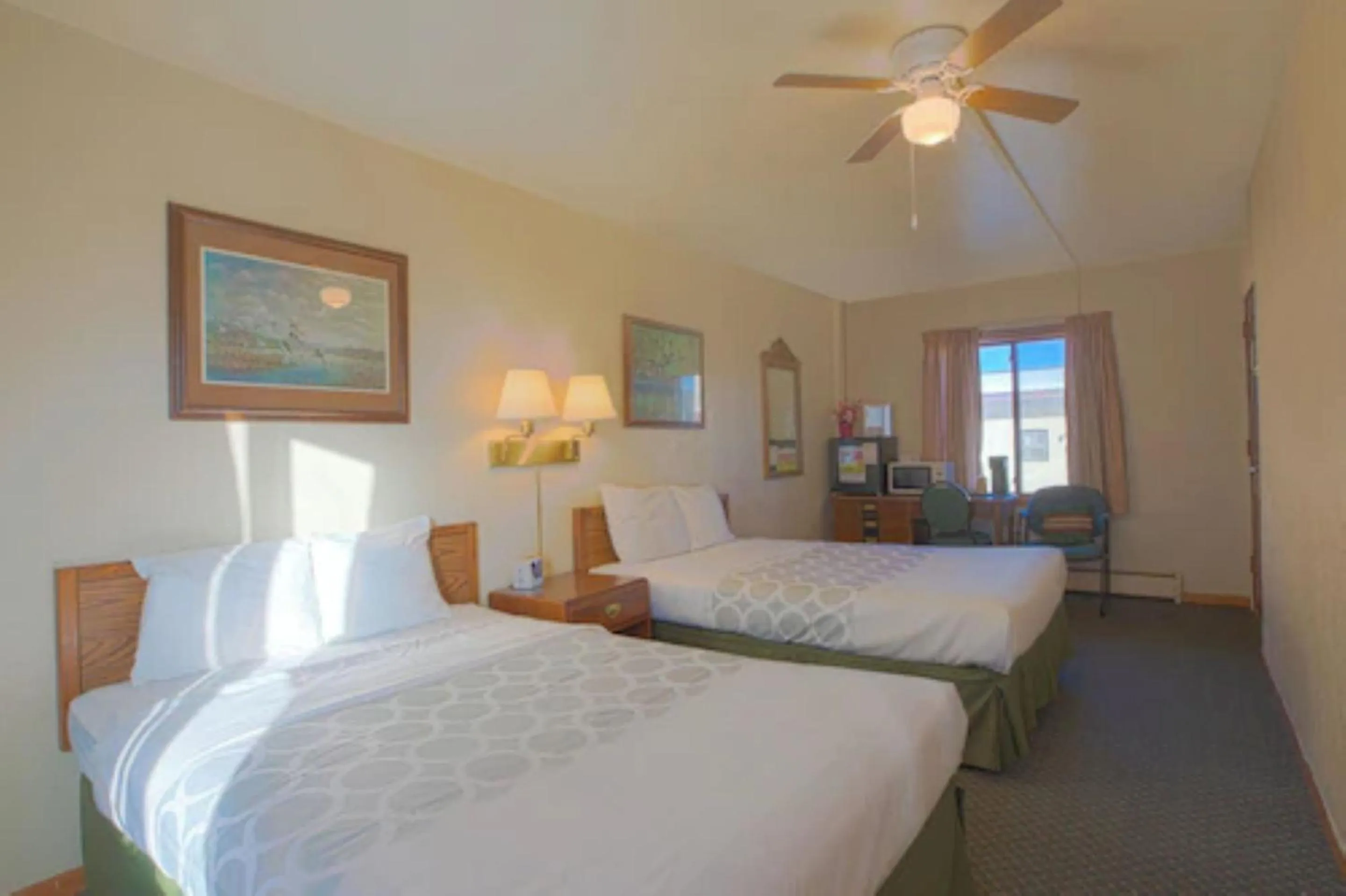 Bedroom, Bed in Love Hotels Silver Street by OYO at Hurley WI