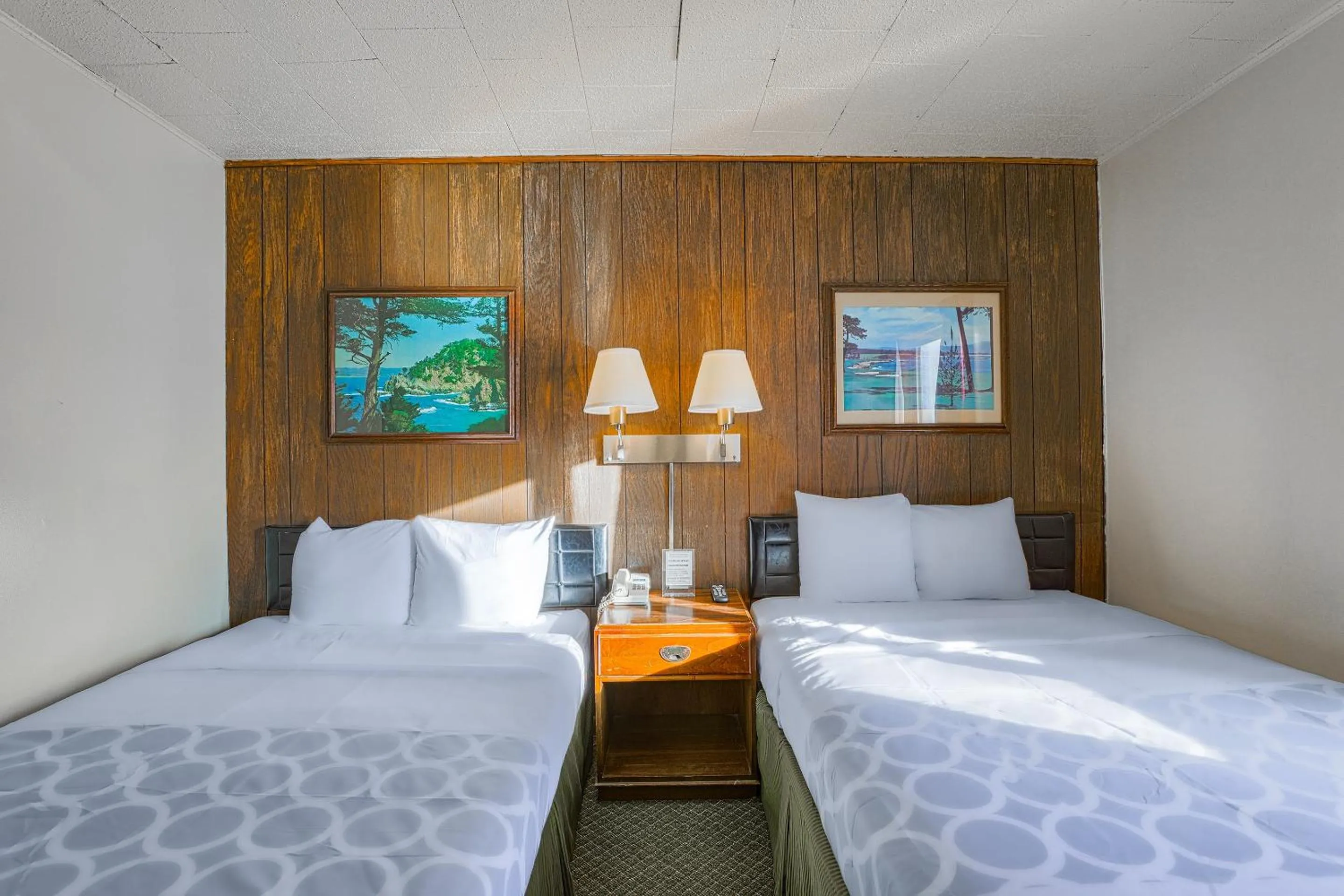 Bedroom, Bed in Love Hotels Silver Street by OYO at Hurley WI