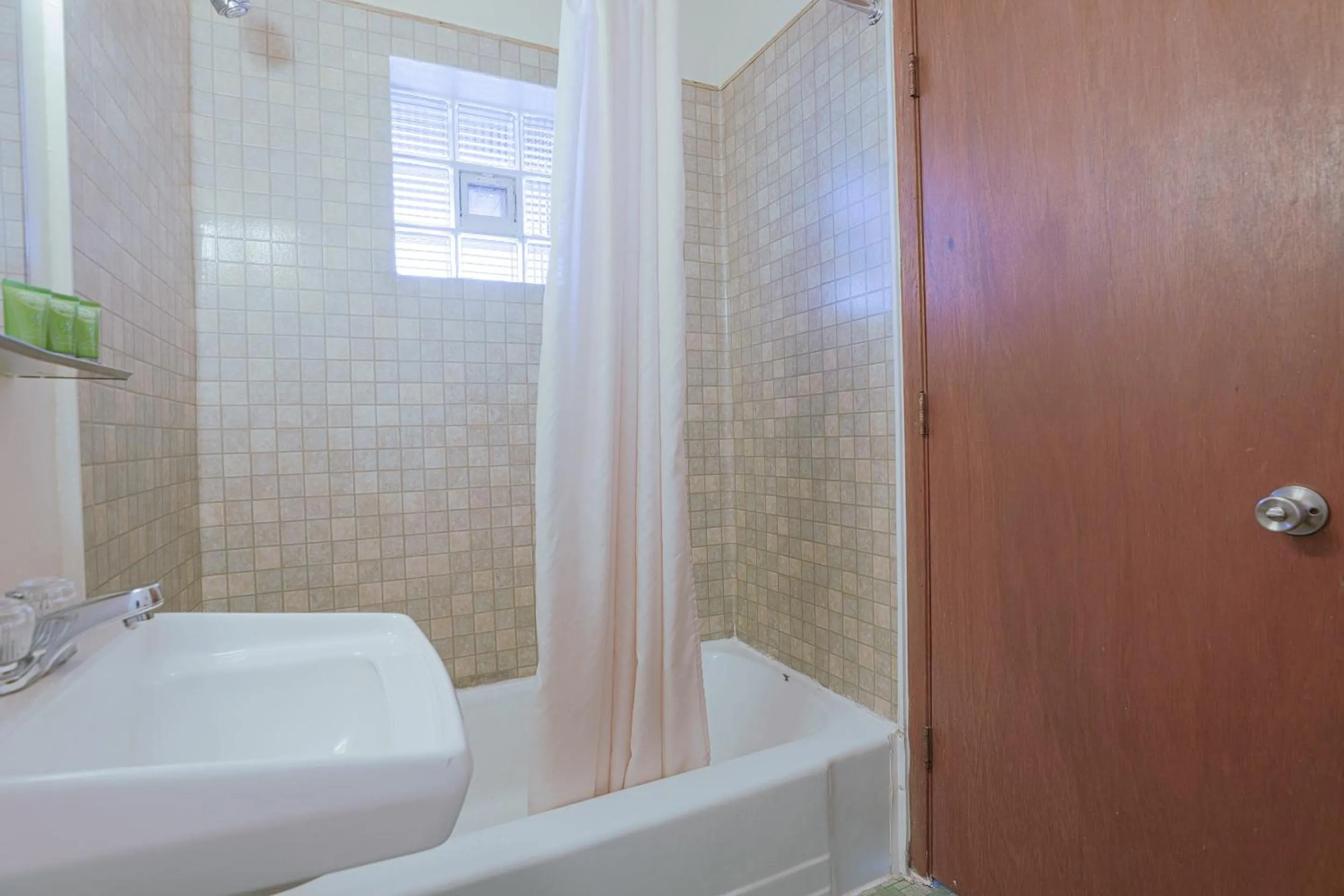 Bathroom in Love Hotels Silver Street by OYO at Hurley WI