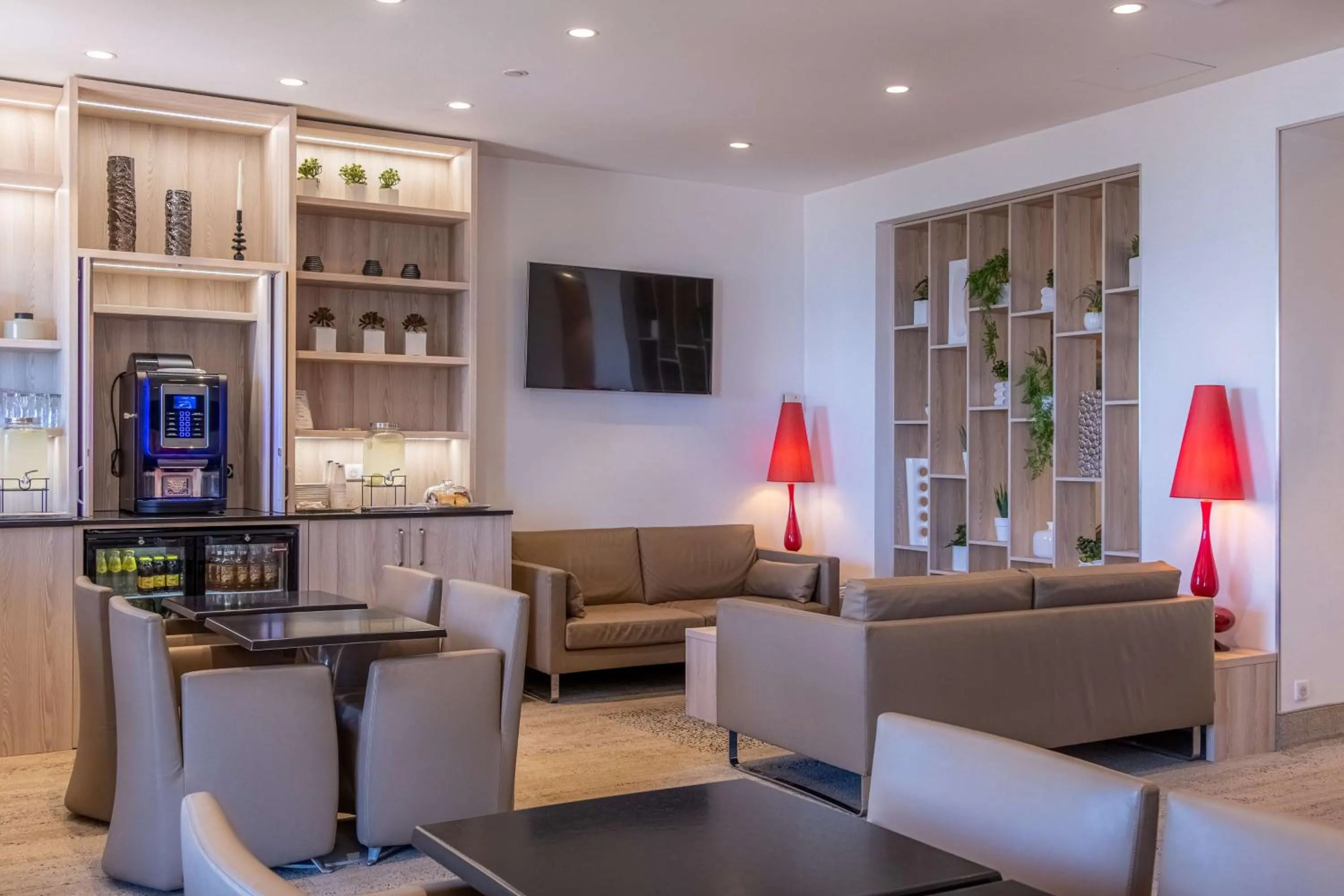 Lounge or bar in Best Western Premier Hotel Prince de Galles