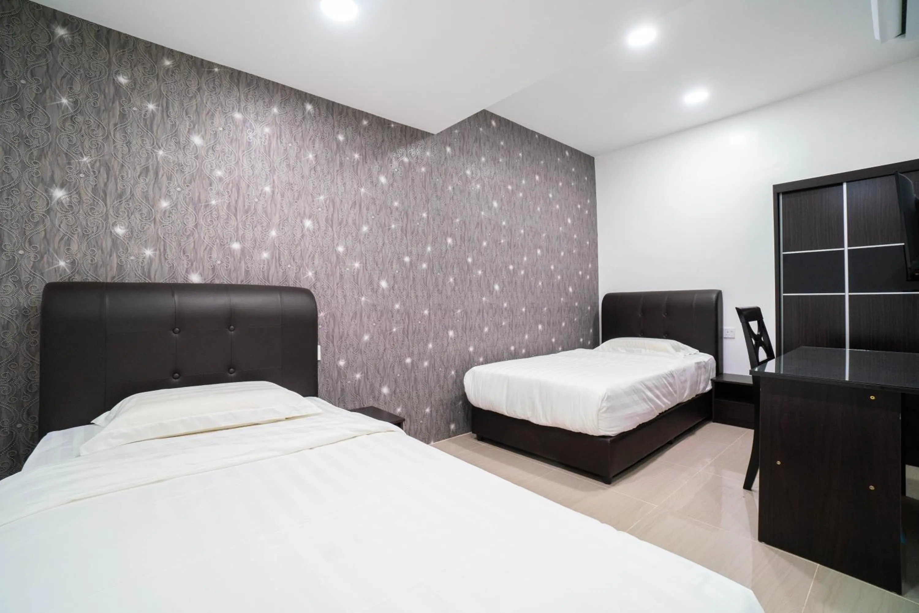 Photo of the whole room, Bed in Crystal Garden Hotel - Tasik Selatan