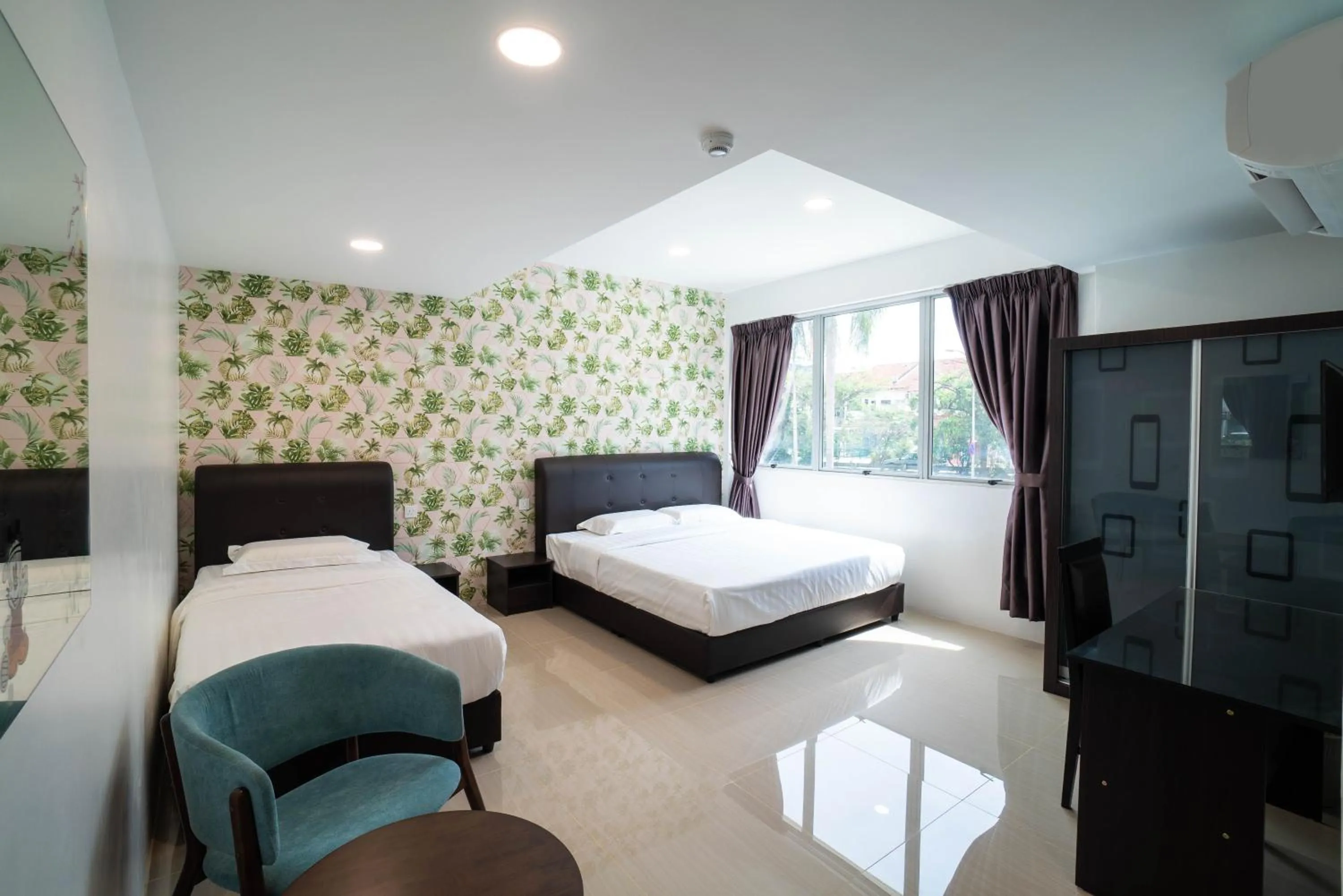 View (from property/room), Bed in Crystal Garden Hotel - Tasik Selatan