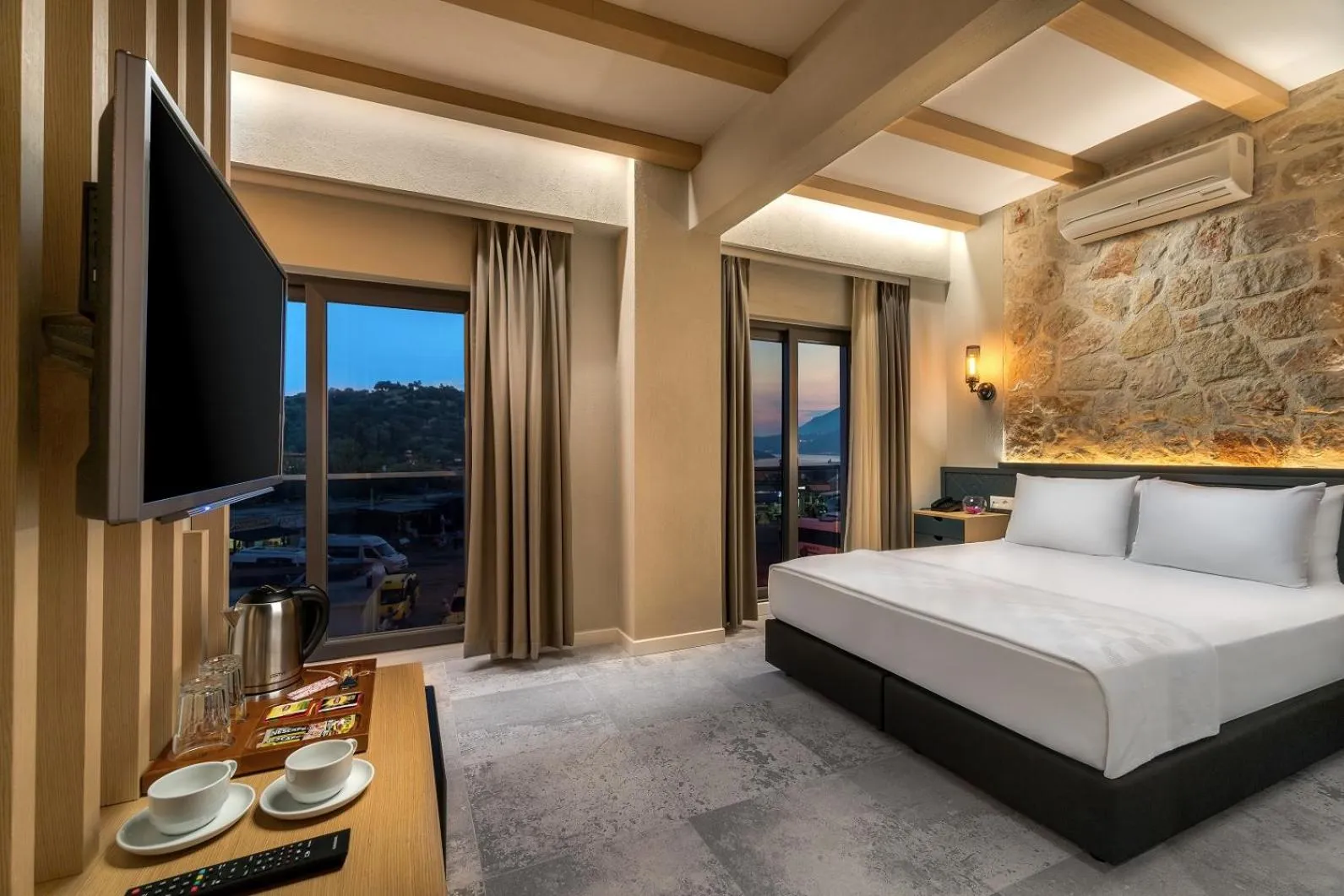 Photo of the whole room in Isola 12 Hotel