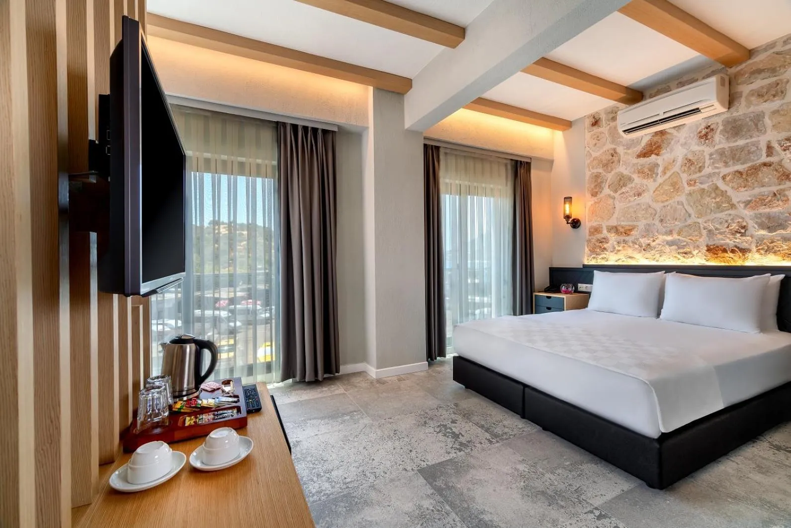 Photo of the whole room in Isola 12 Hotel