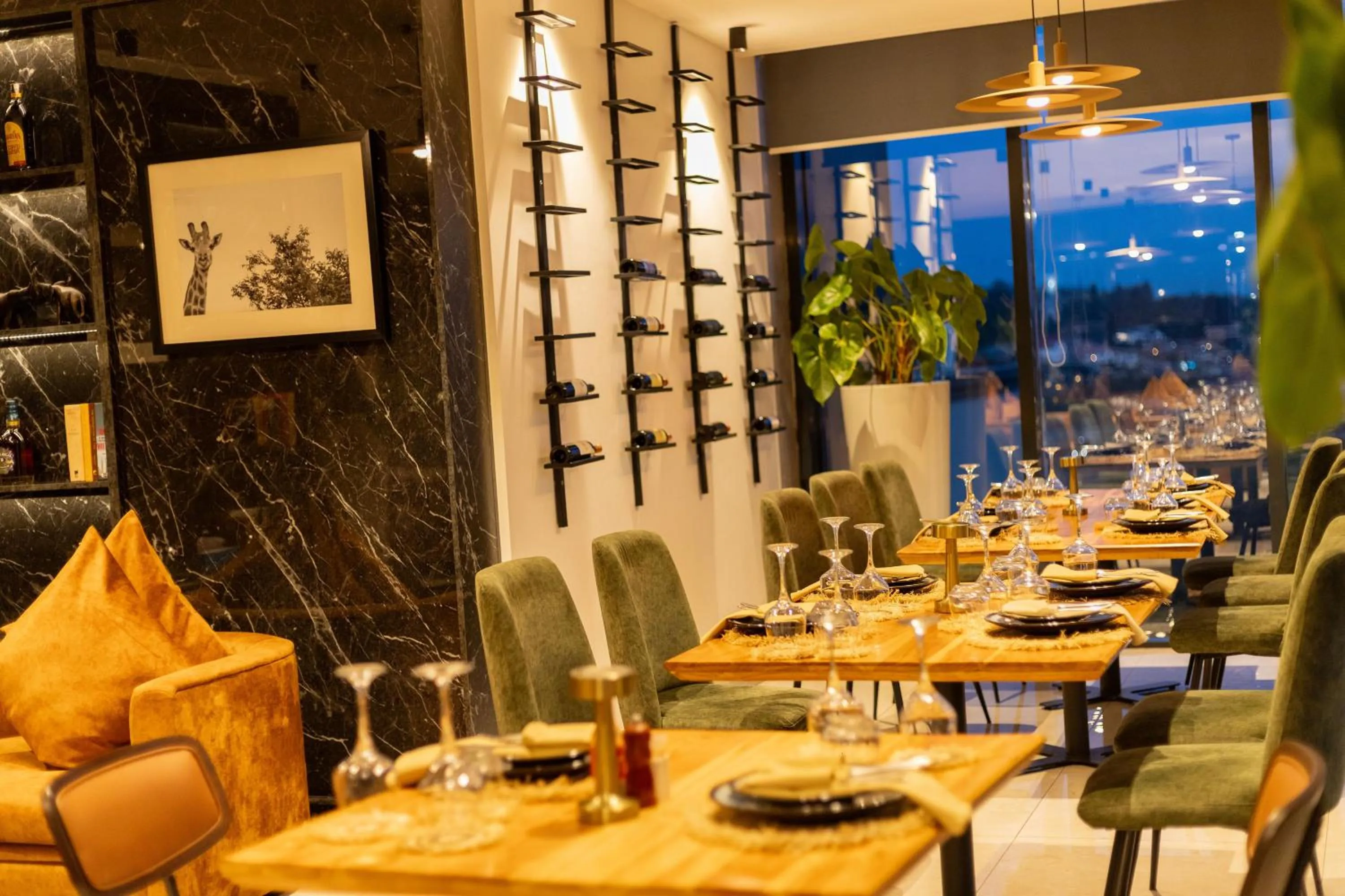 Restaurant/places to eat in Mythos Boutique Hotel