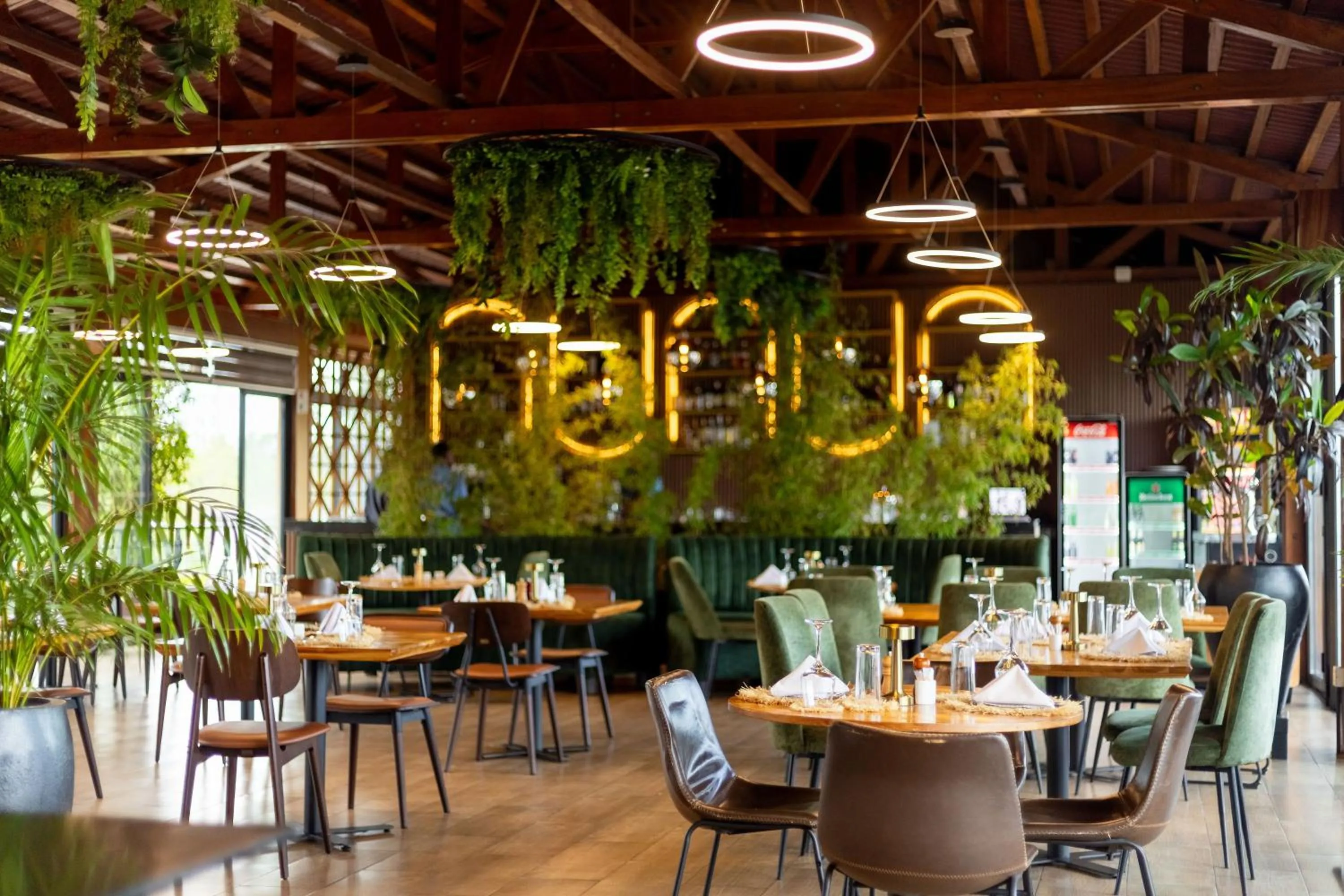 Restaurant/places to eat in Mythos Boutique Hotel