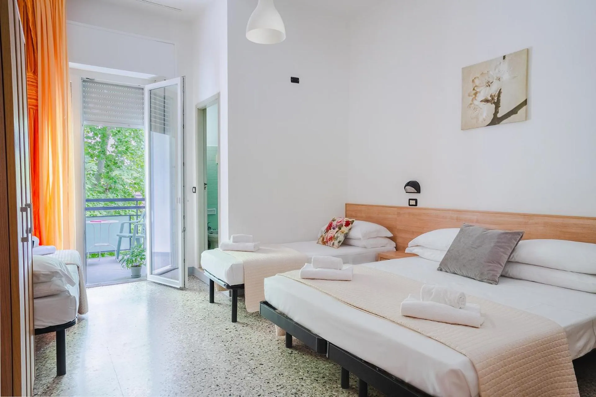 Photo of the whole room in Hotel Sayonara