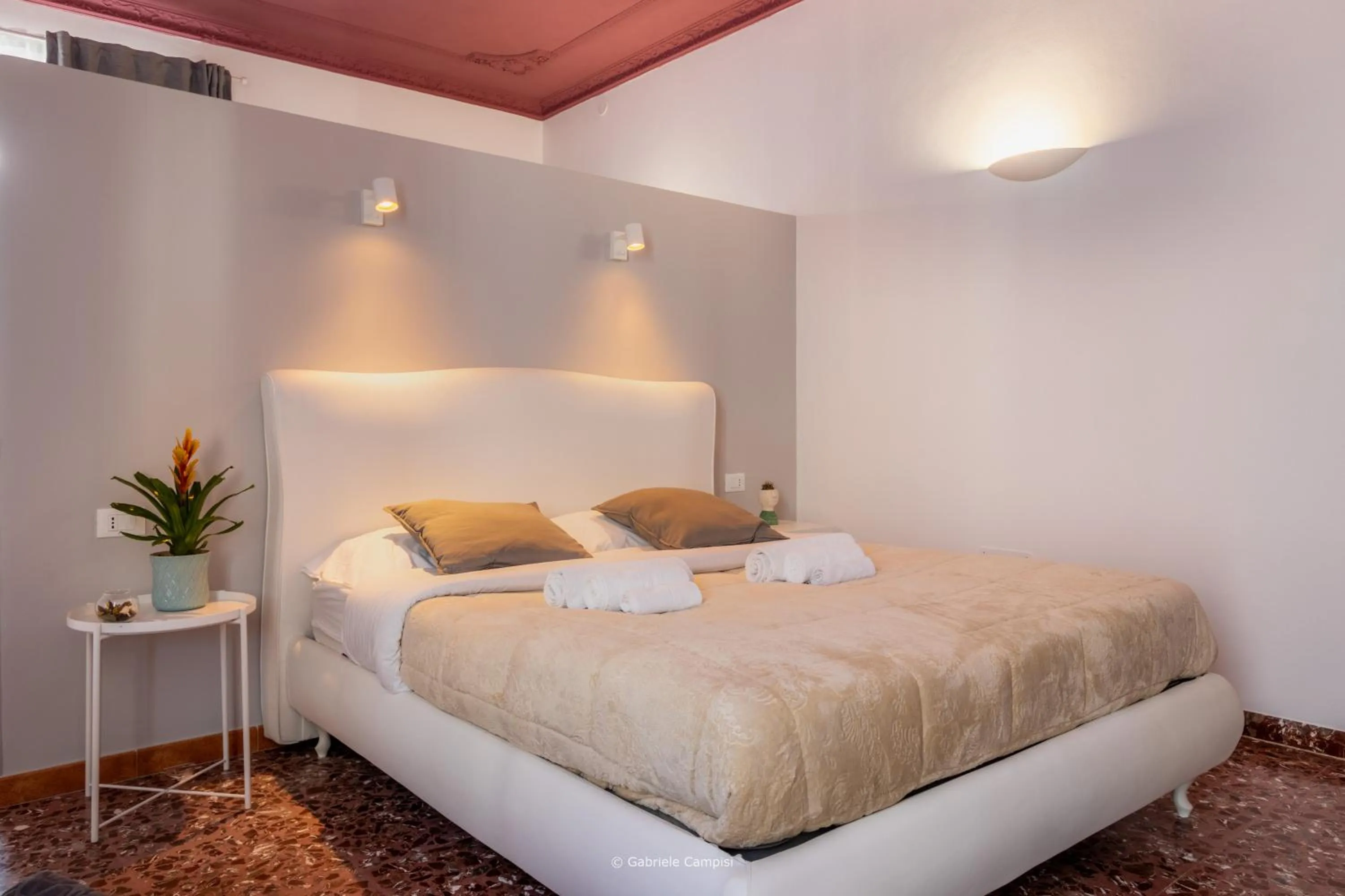 Bed in Bella Vista Rooms