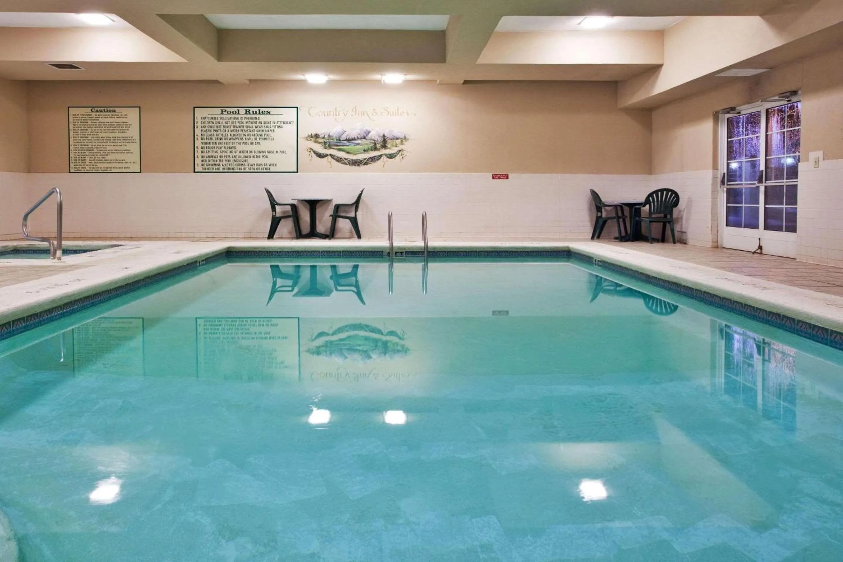 Swimming pool in Country Inn & Suites by Radisson, Helen, GA