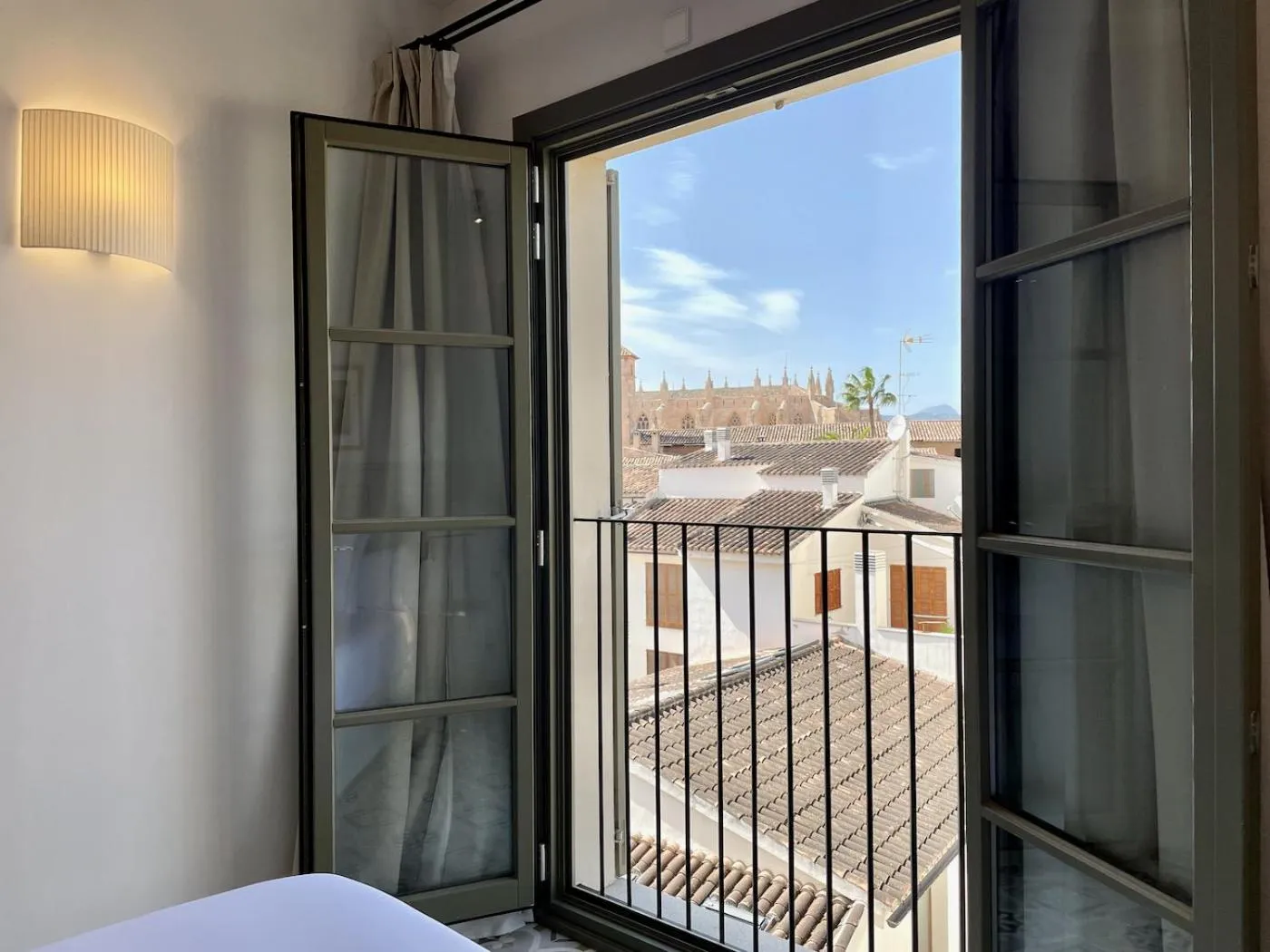 Nearby landmark, Bed in Hotel Basilica