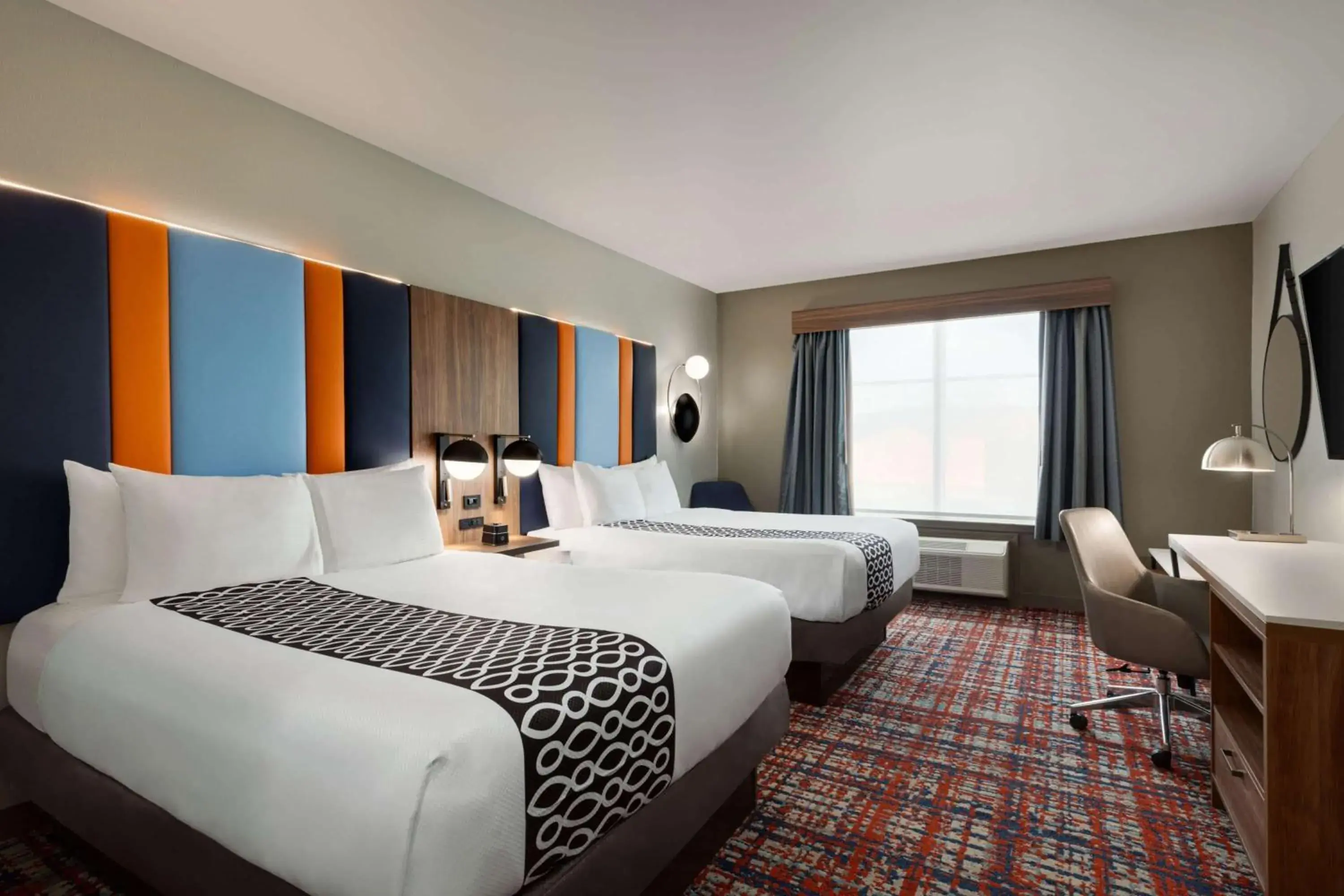 Queen Room with Two Queen Beds in La Quinta by Wyndham Oxford - Anniston Queen Room with Two Queen Beds in La Quinta by Wyndham Oxford - Anniston