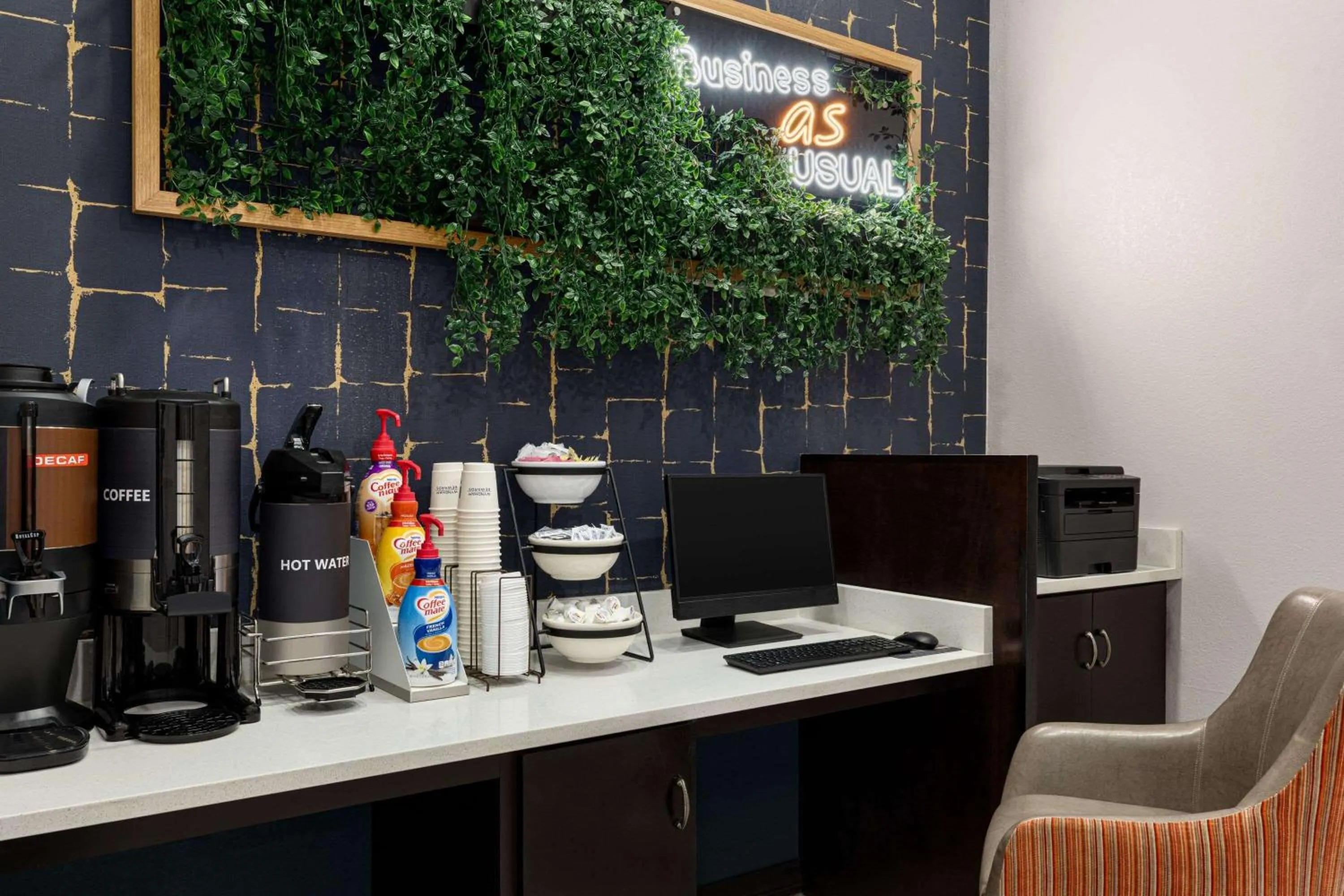 Business facilities in La Quinta by Wyndham Oxford - Anniston