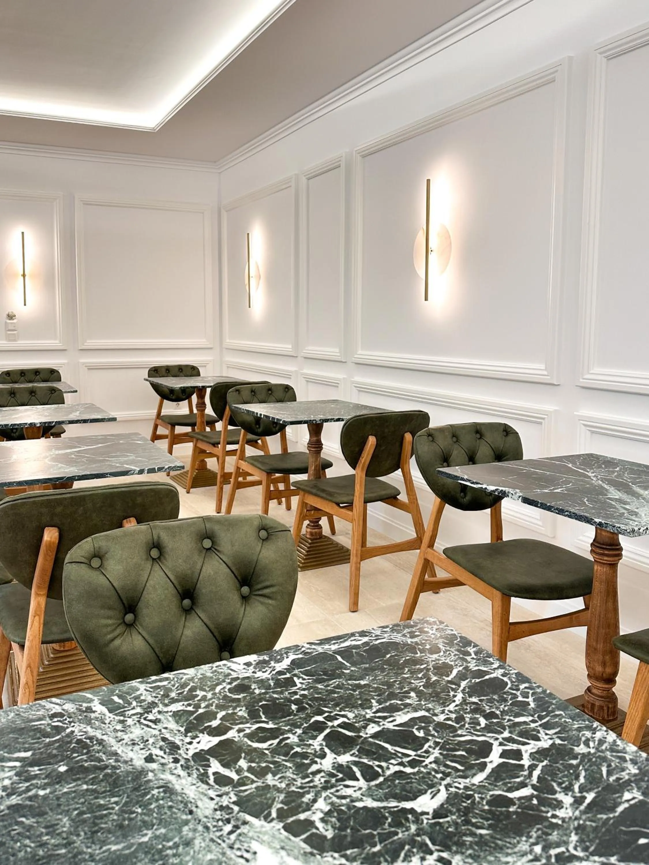 Restaurant/places to eat in Armata Boutique Hotel