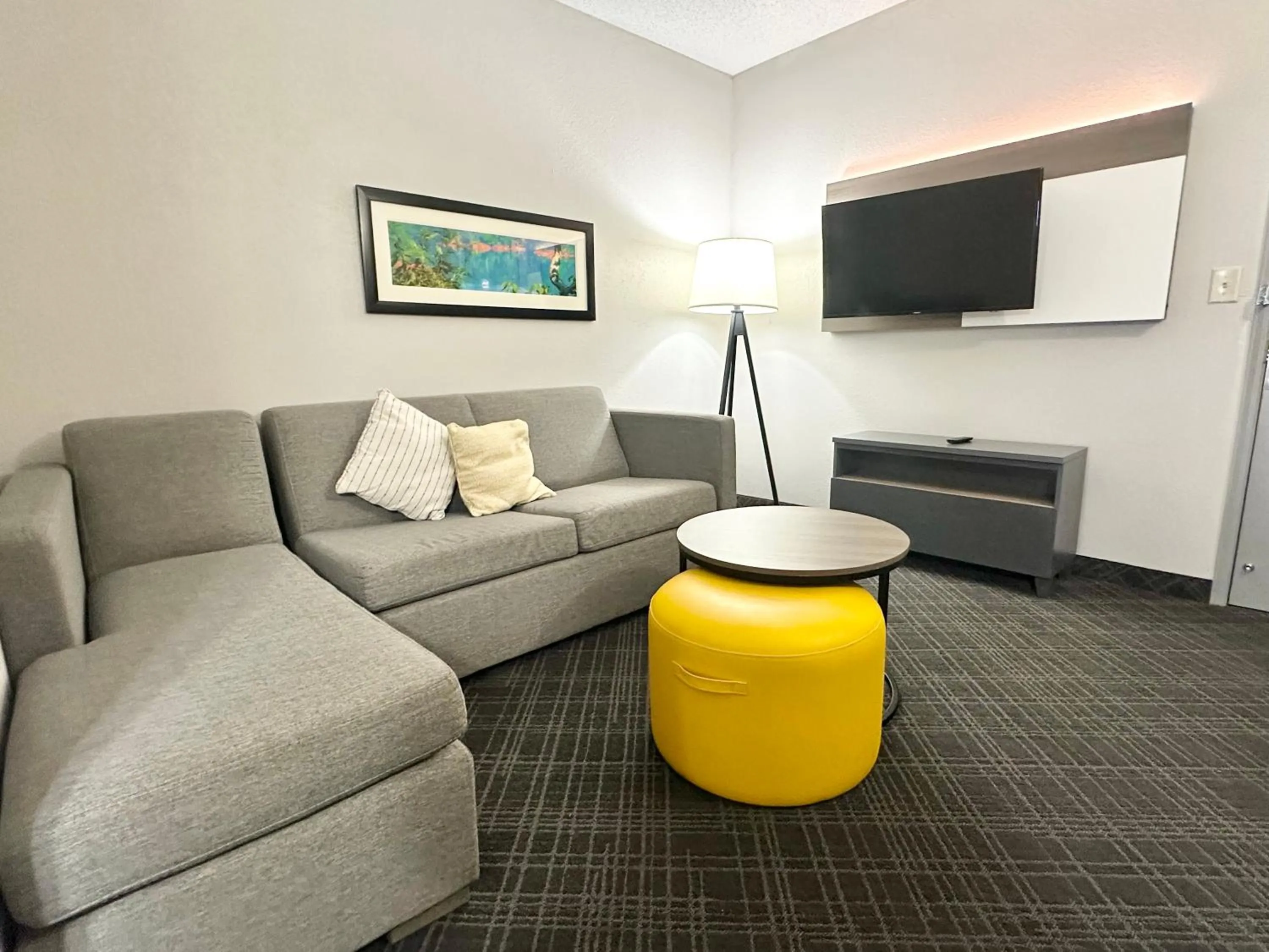 Seating area in Comfort Inn & Suites Calhoun South